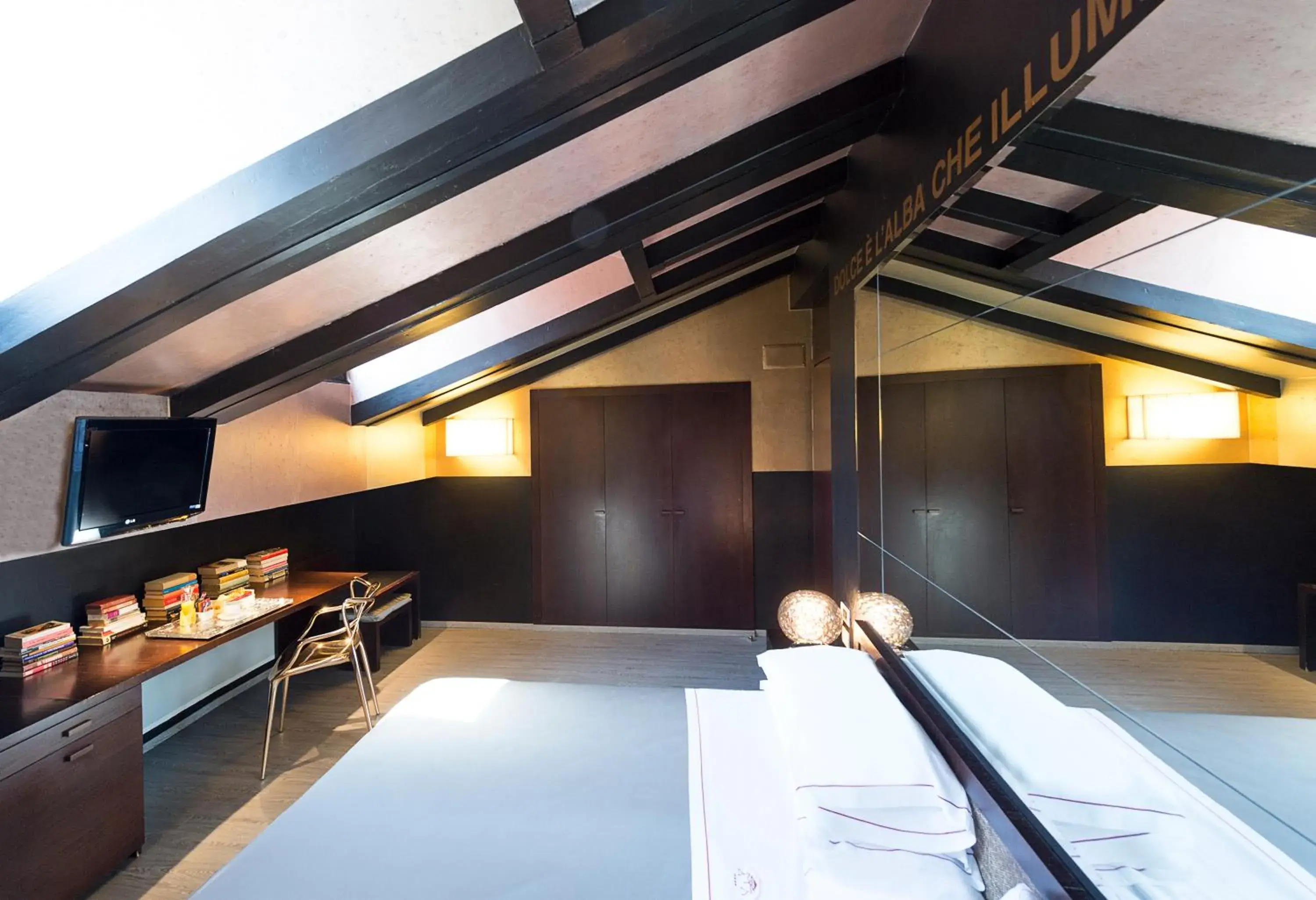 Deluxe Double Room in Phi Hotel Bologna Deluxe Double Room in Phi Hotel Bologna