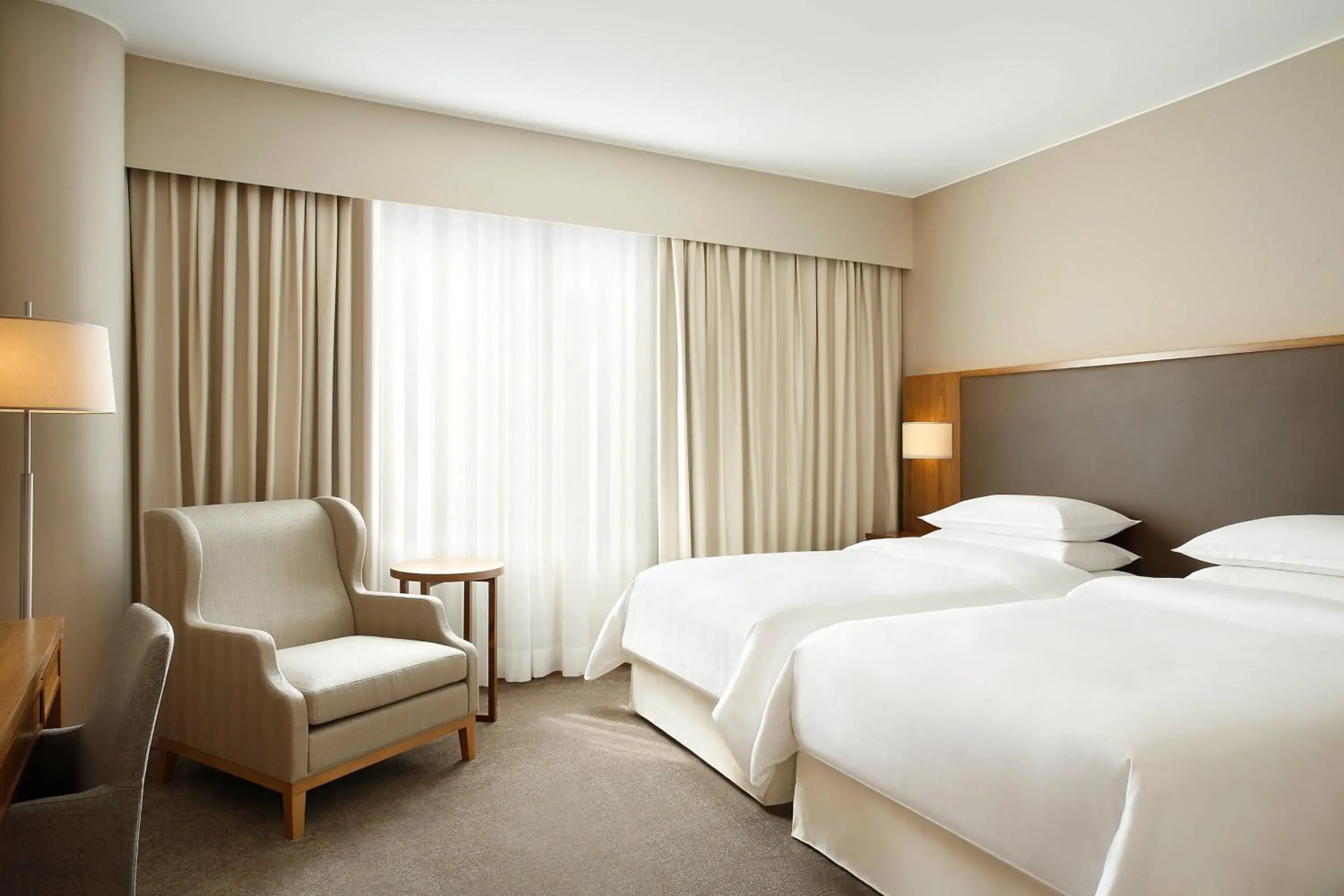 Deluxe Twin Room in Sheraton Lake Como Hotel Deluxe Twin Room in Sheraton Lake Como Hotel