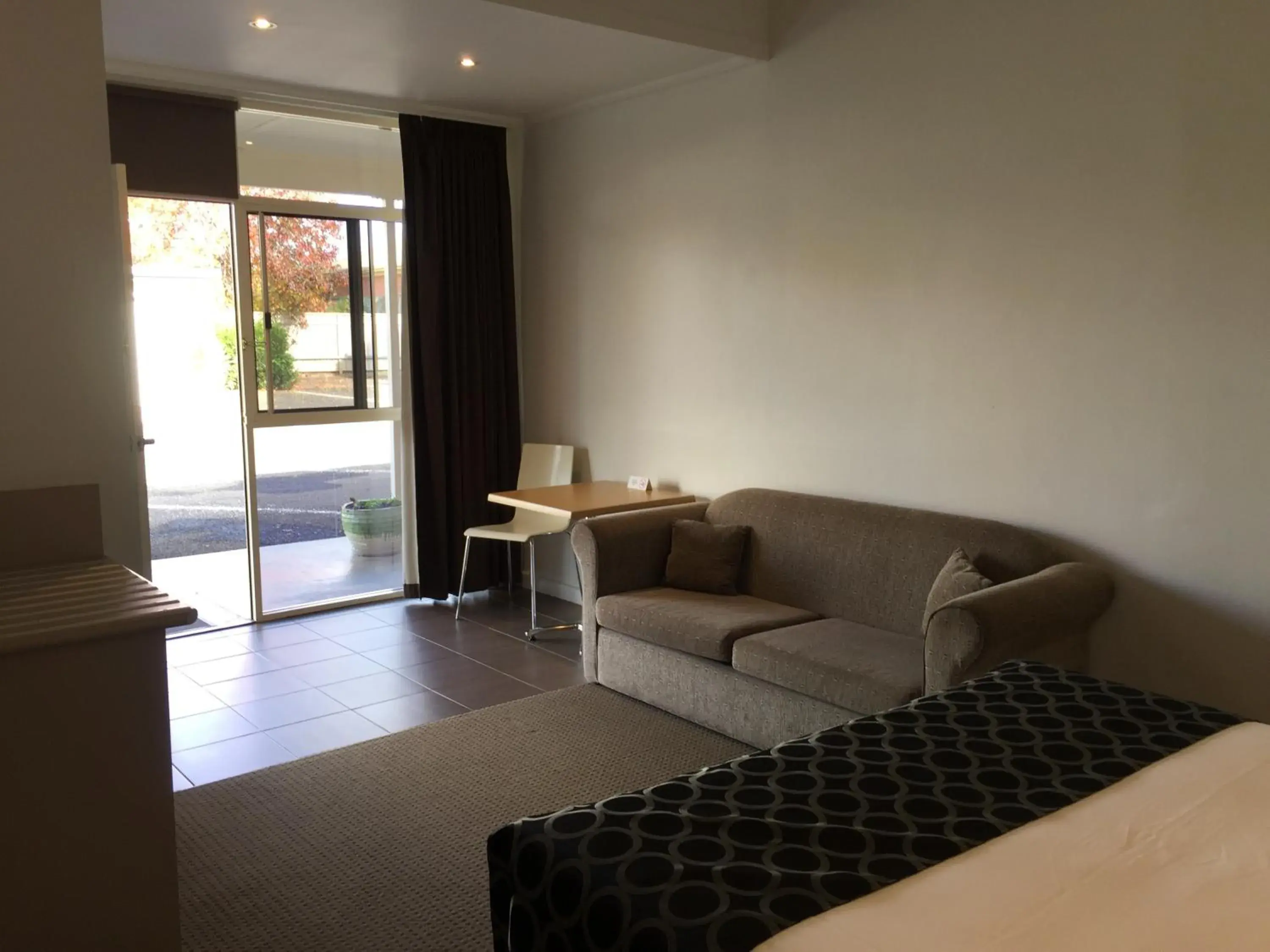 Superior Twin Room in Burkes Hotel Motel Superior Twin Room in Burkes Hotel Motel