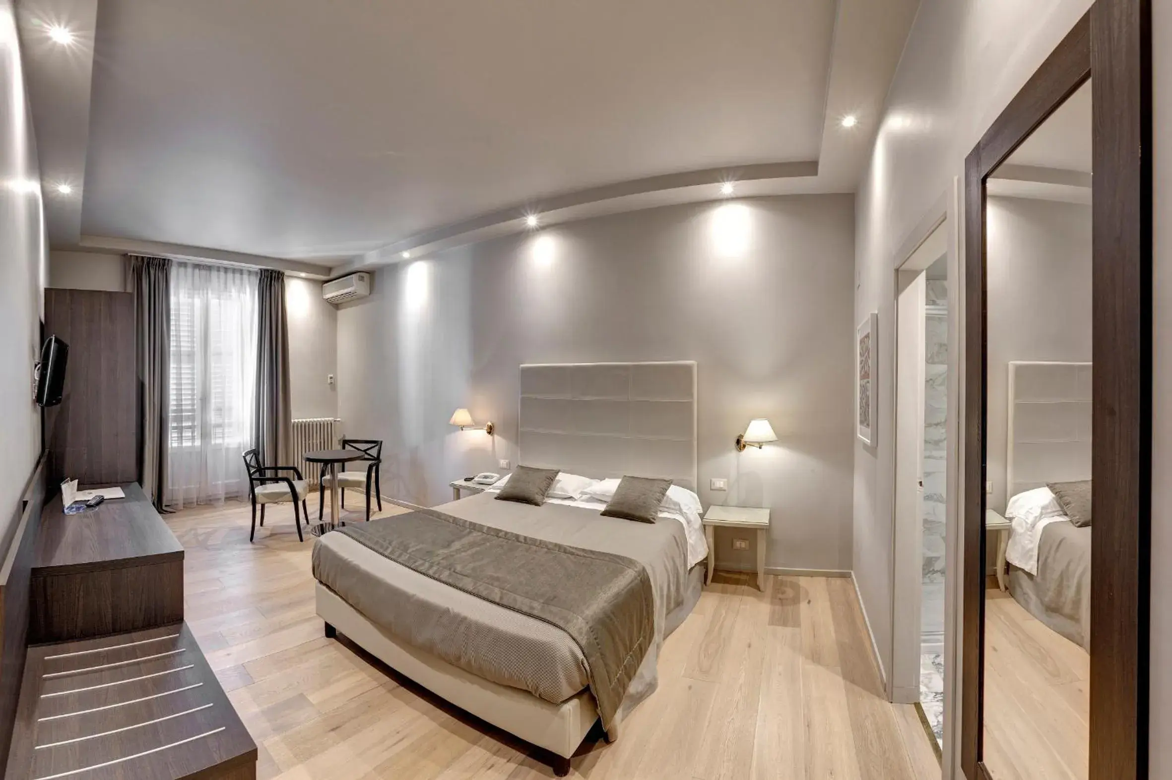 Junior Suite - single occupancy in Hotel Vittoria Junior Suite - single occupancy in Hotel Vittoria