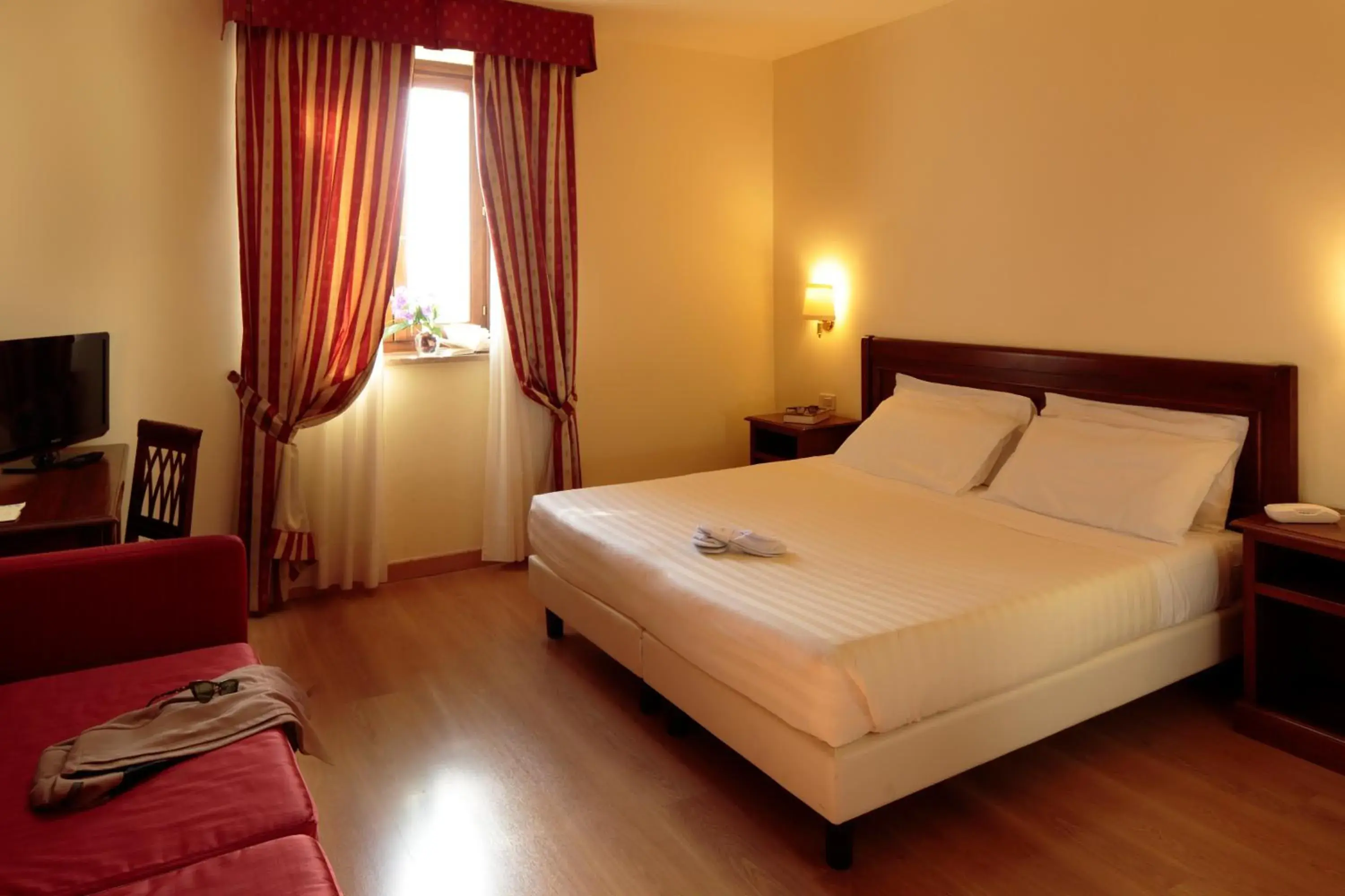 Standard Single Room with Mountain View - single occupancy in Giotto B&B Standard Single Room with Mountain View - single occupancy in Giotto B&B