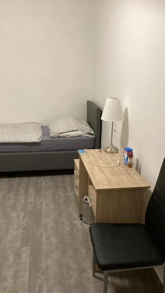 Single Room with Bathroom in Hostel Ellwürder Hof Single Room with Bathroom in Hostel Ellwürder Hof