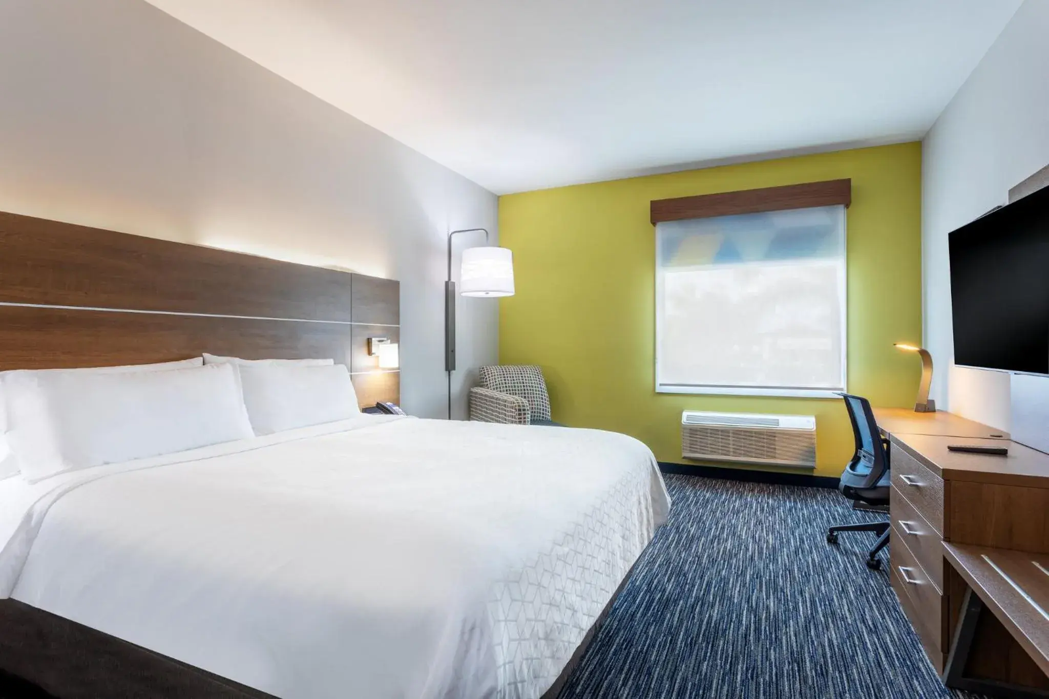 Standard King Room in Holiday Inn Express & Suites - Miramar by IHG Standard King Room in Holiday Inn Express & Suites - Miramar by IHG