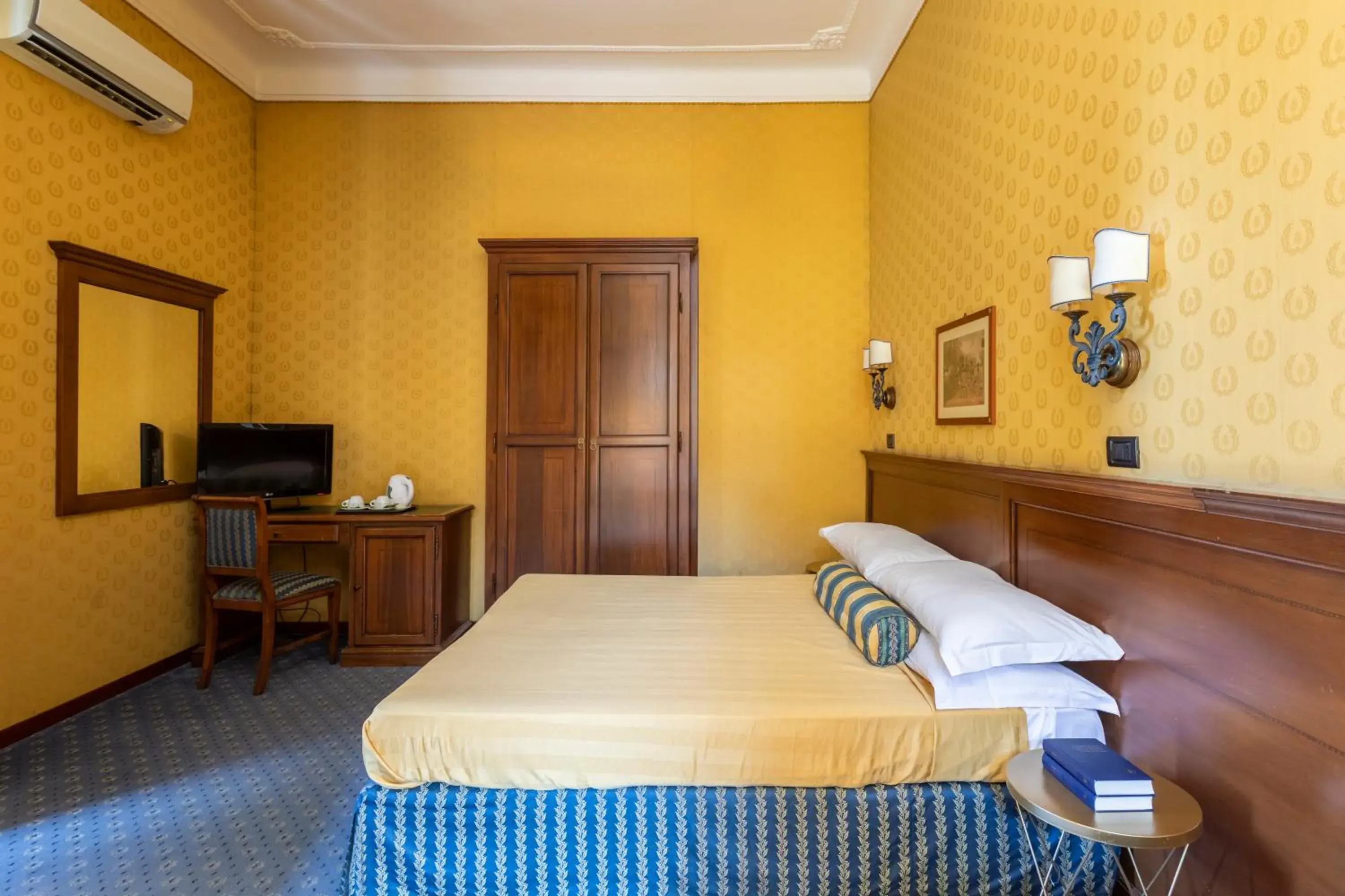 Classic Quadruple Room in Hotel Coppede' Classic Quadruple Room in Hotel Coppede'