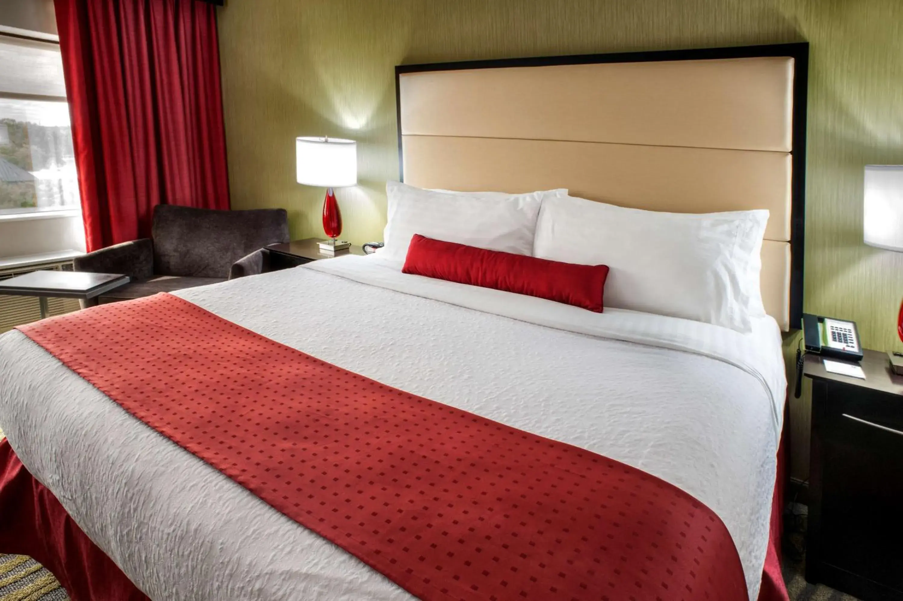 Executive King Room in Inn at Fox Chase - BW Premier Collection Executive King Room in Inn at Fox Chase - BW Premier Collection