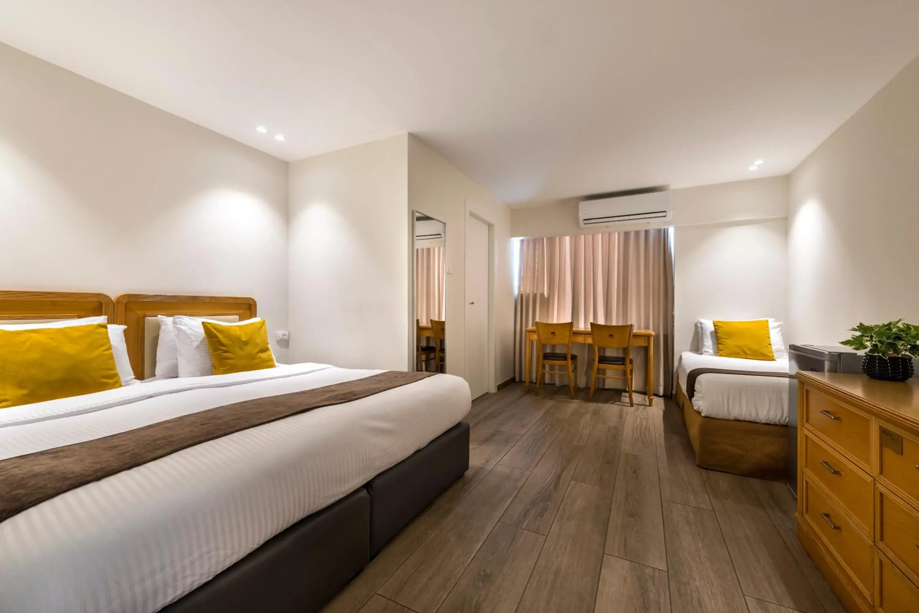 Comfort Triple Room in Melio Hotel Eilat Comfort Triple Room in Melio Hotel Eilat