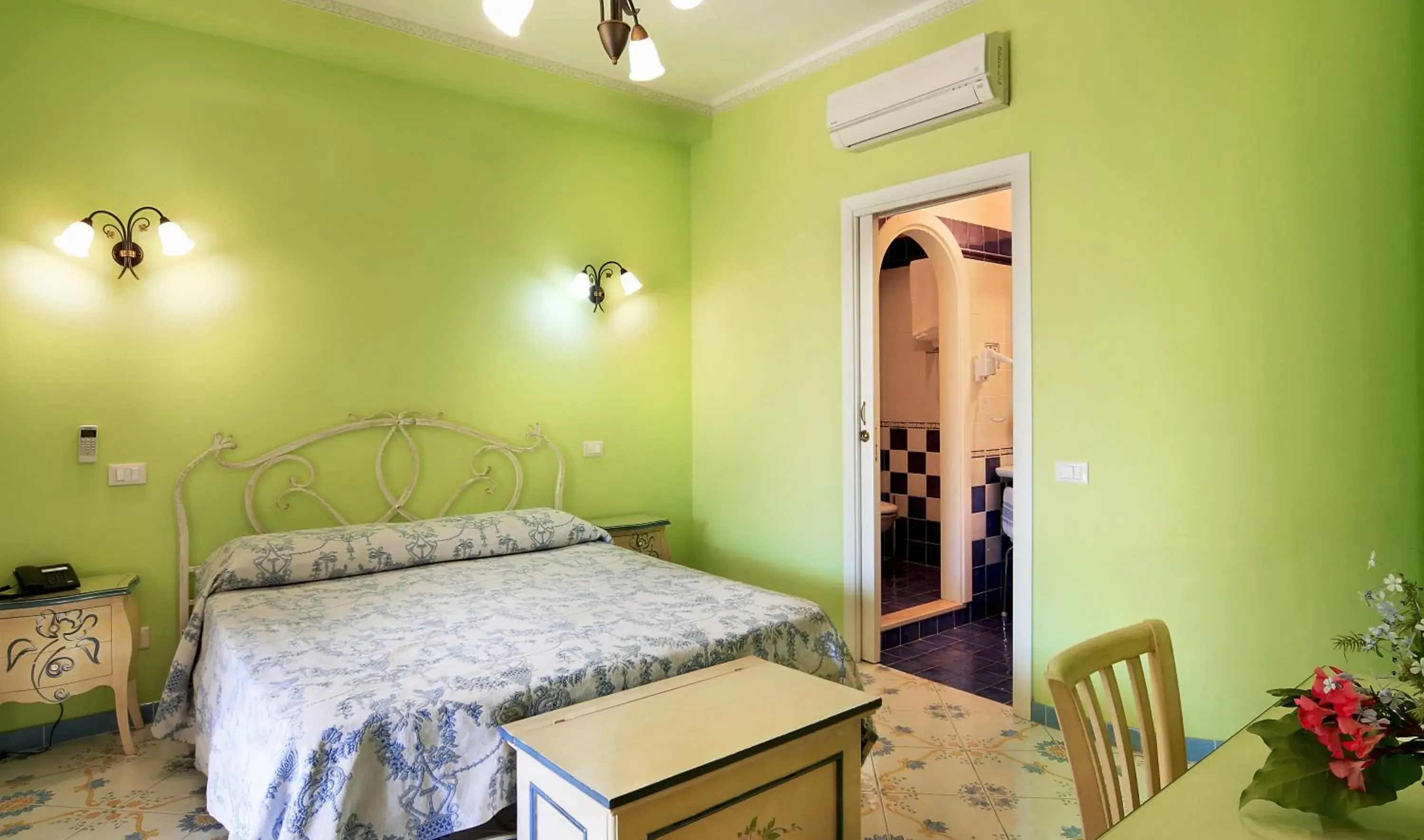 Double Room in Hotel Residence Mendolita Double Room in Hotel Residence Mendolita