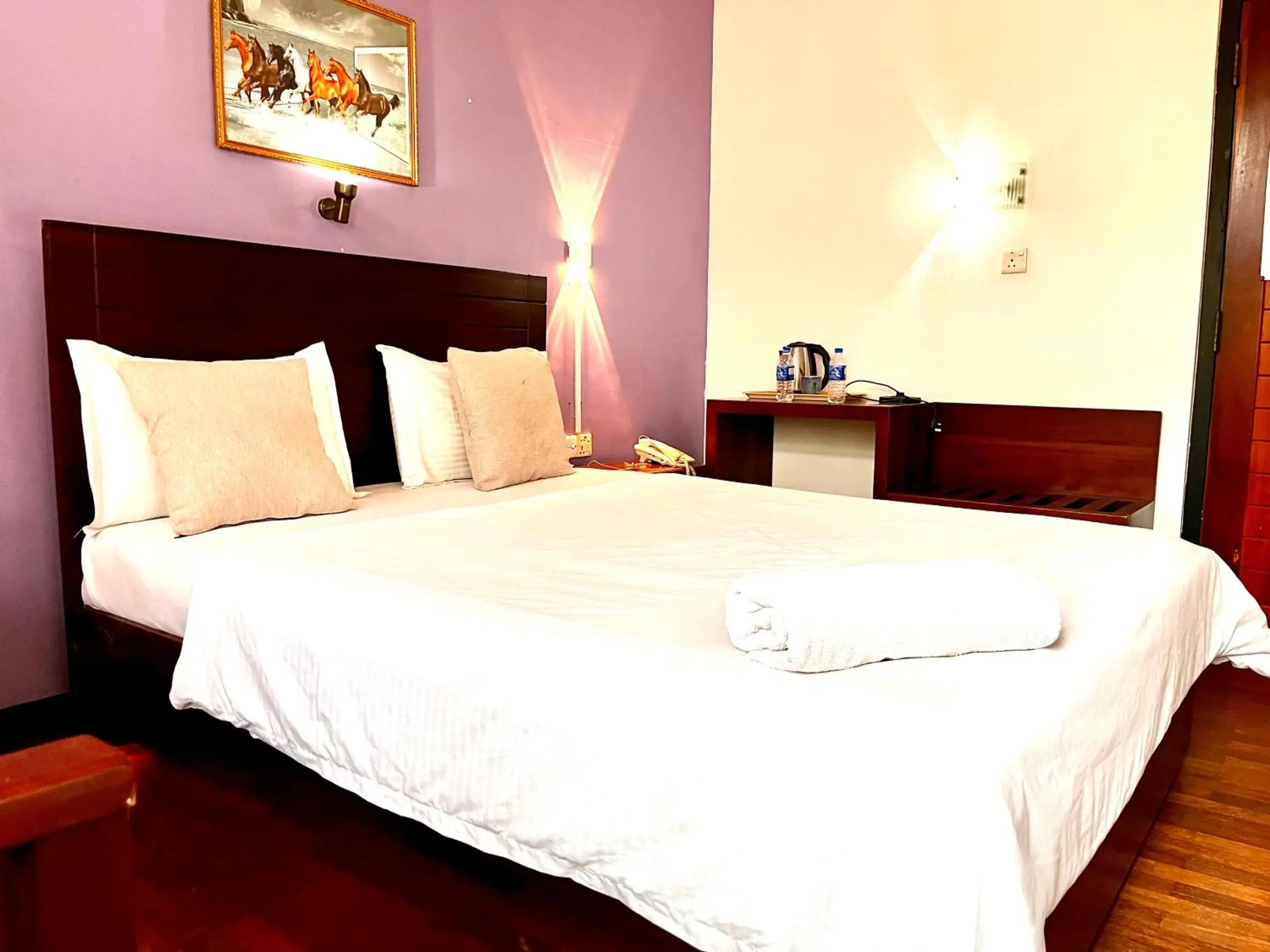 Deluxe Double Room in Subhas Tourist Hotel Deluxe Double Room in Subhas Tourist Hotel