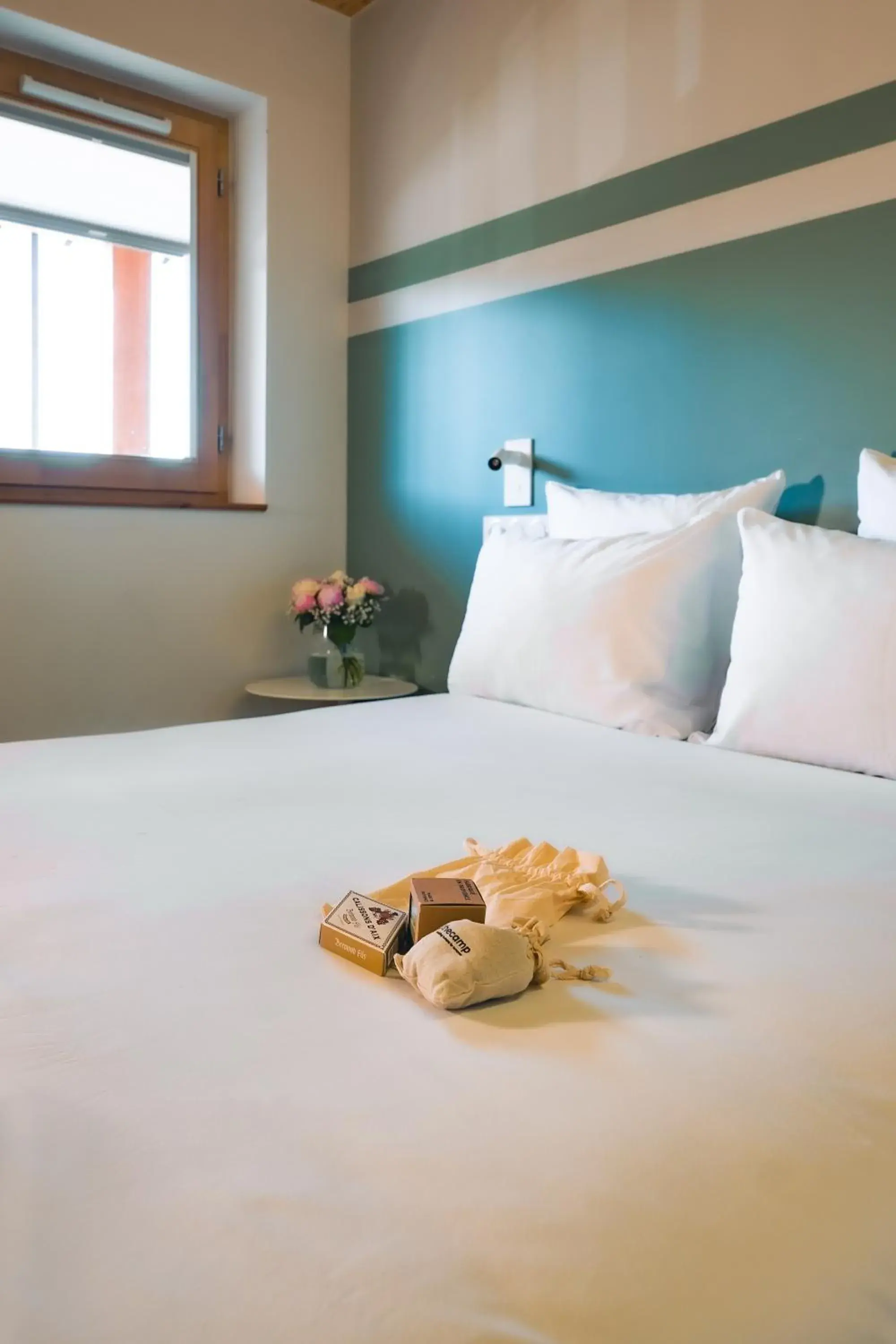 Small Double Room in thecamp hôtel - Aix en Provence Small Double Room in thecamp hôtel - Aix en Provence