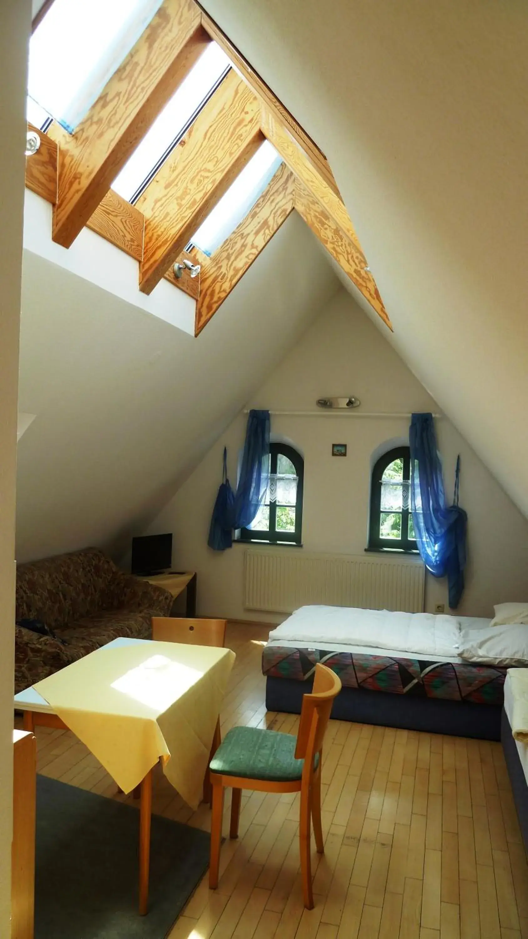 Double Room with Extra Bed in MB Hotel Weißer Hirsch Double Room with Extra Bed in MB Hotel Weißer Hirsch