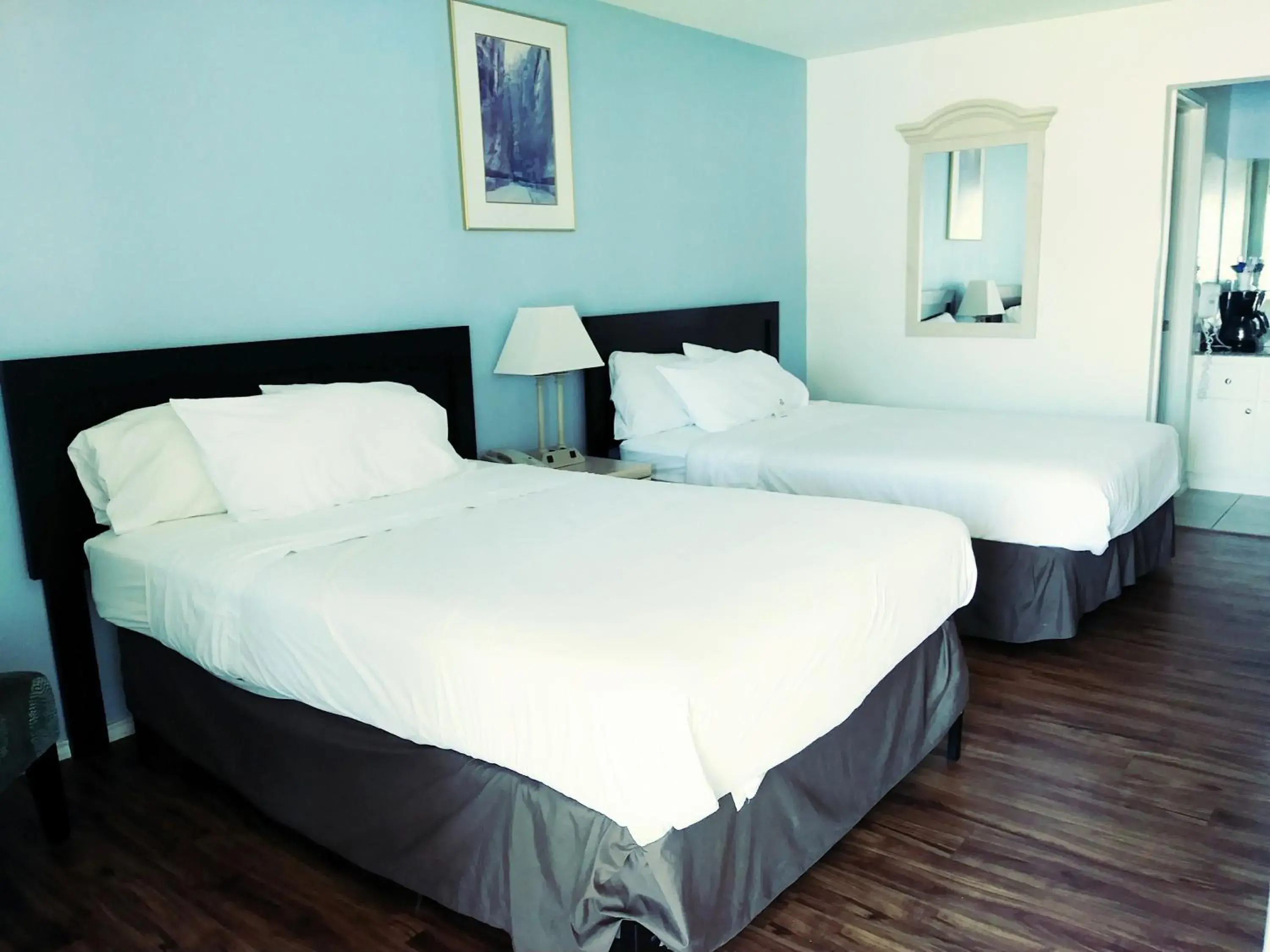 Double Room with Two Double Beds in Victoria Palms Inn and Suites Double Room with Two Double Beds in Victoria Palms Inn and Suites