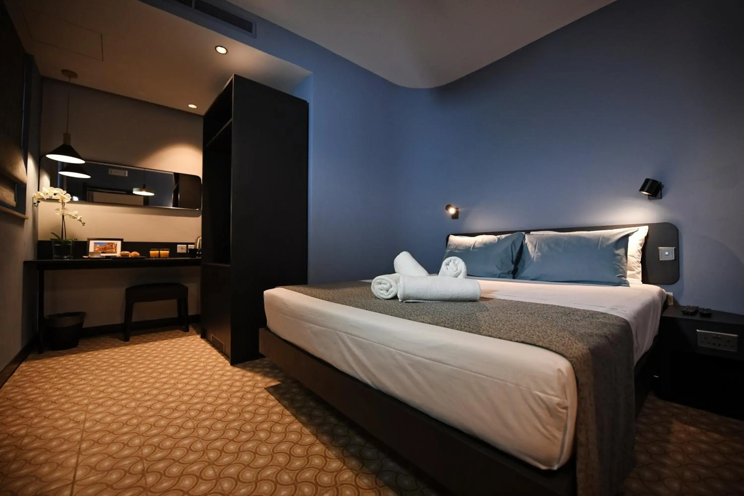 Double or Twin Room in Victoria by Petit Chic Double or Twin Room in Victoria by Petit Chic