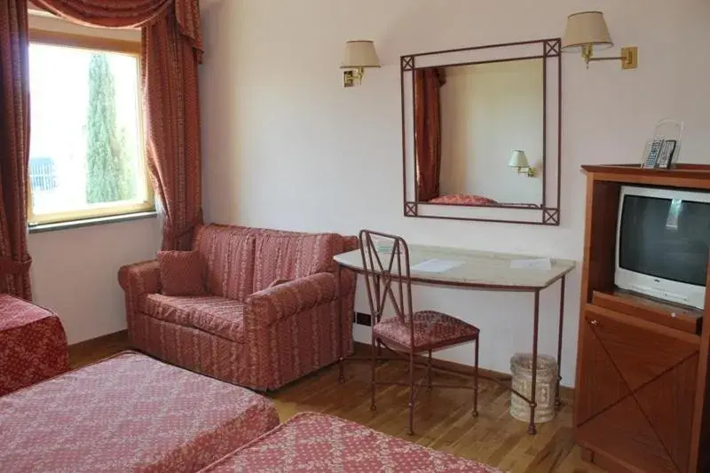 Quadruple Room in Hotel Semifonte Quadruple Room in Hotel Semifonte