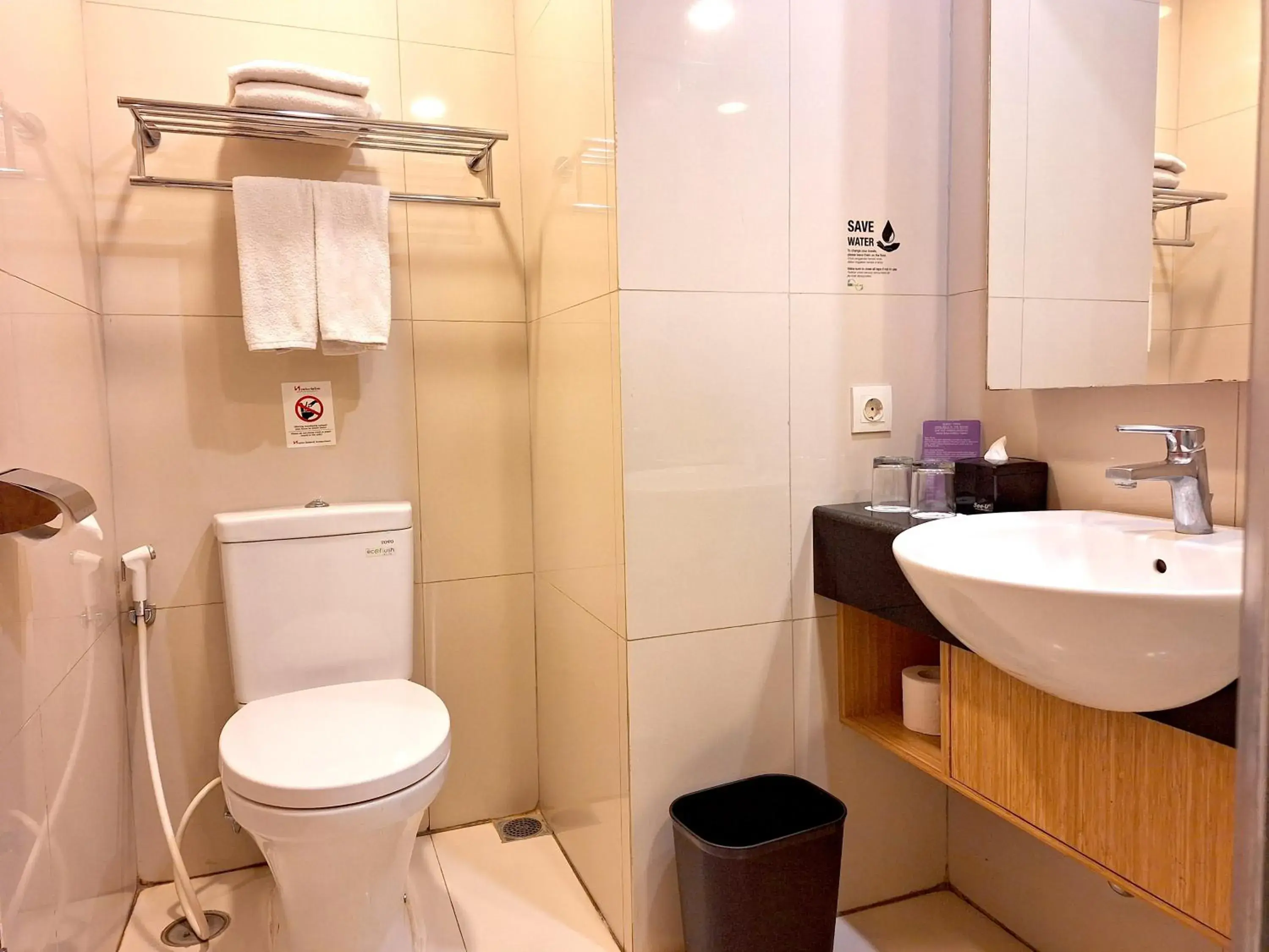 Junior Suite in Swiss-Belinn Manyar Junior Suite in Swiss-Belinn Manyar