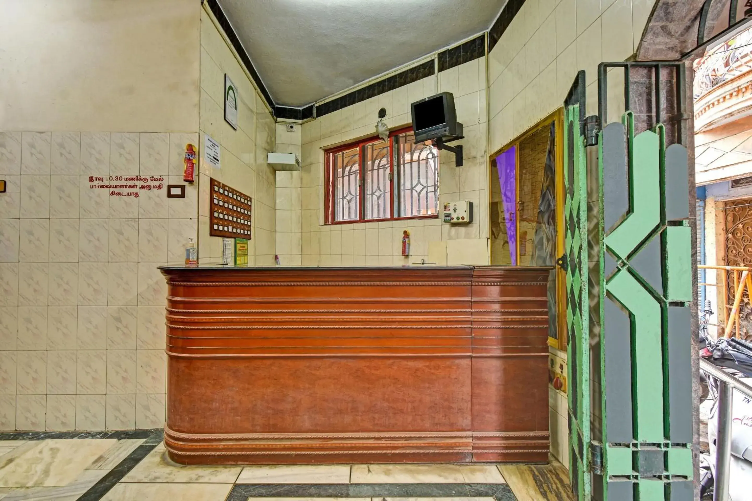 Hotel O Dream Palace Guest House Near Marina Beach Hotel O Dream Palace Guest House Near Marina Beach