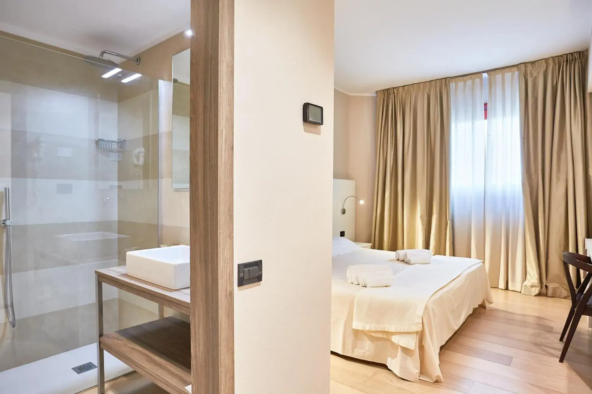 Double Room in Ferretti MajesticHouse Double Room in Ferretti MajesticHouse