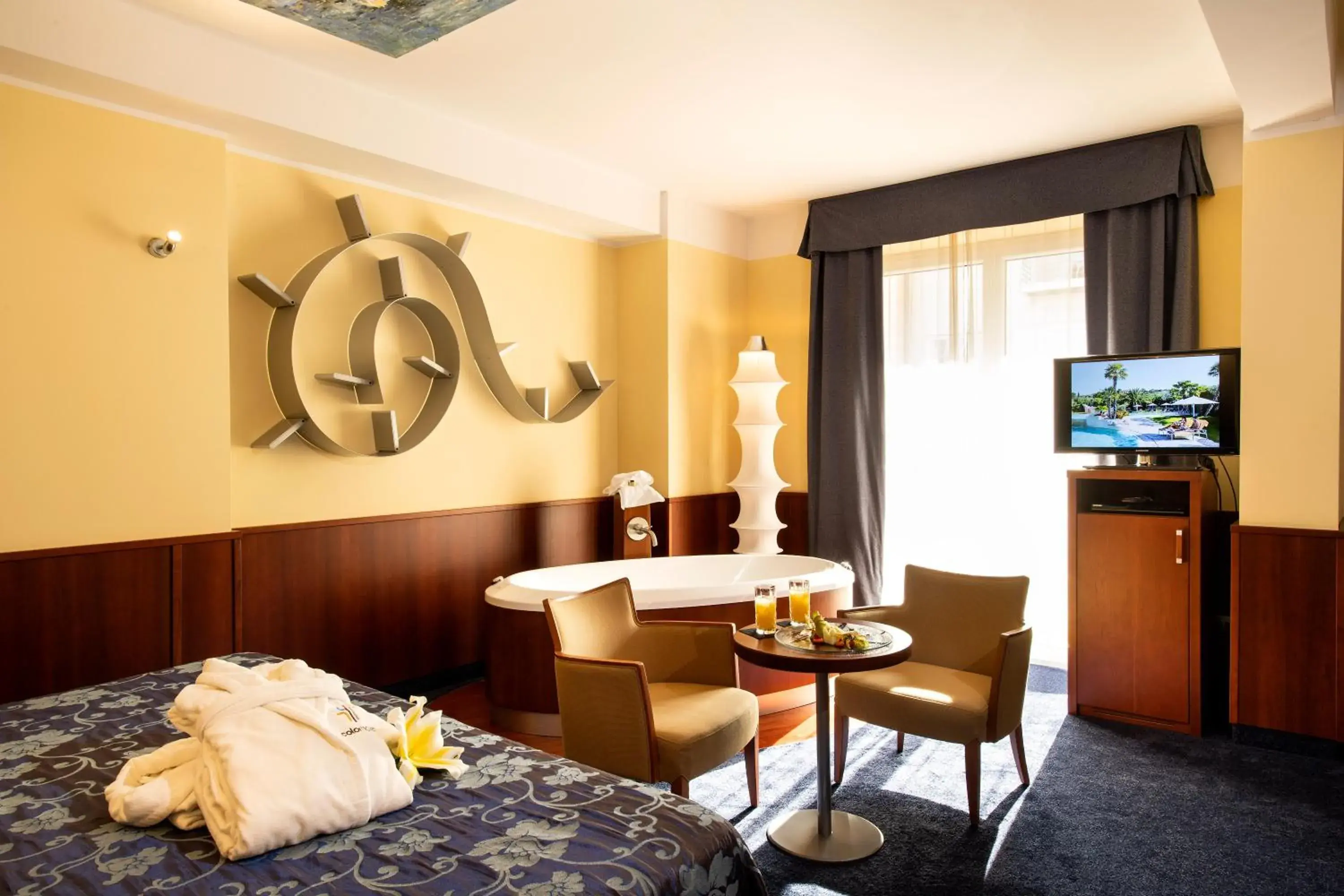 Elegance SPA Double Room in Color Hotel Style, Design & Gourmet Elegance SPA Double Room in Color Hotel Style, Design & Gourmet