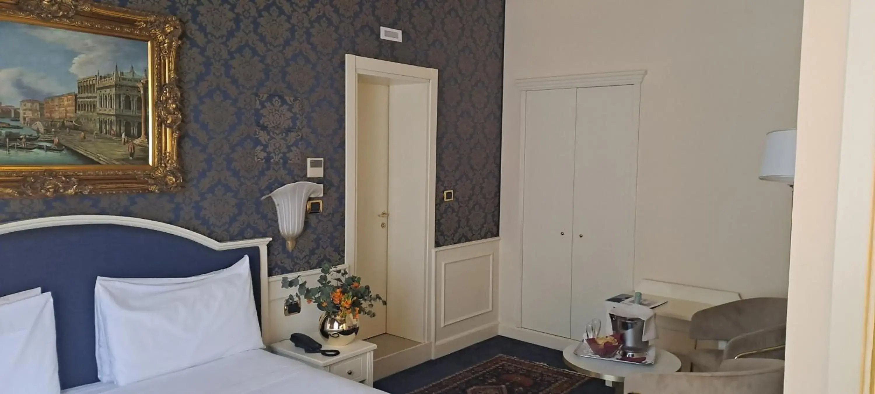 Junior Suite with Balcony in Duodo Palace Hotel Junior Suite with Balcony in Duodo Palace Hotel