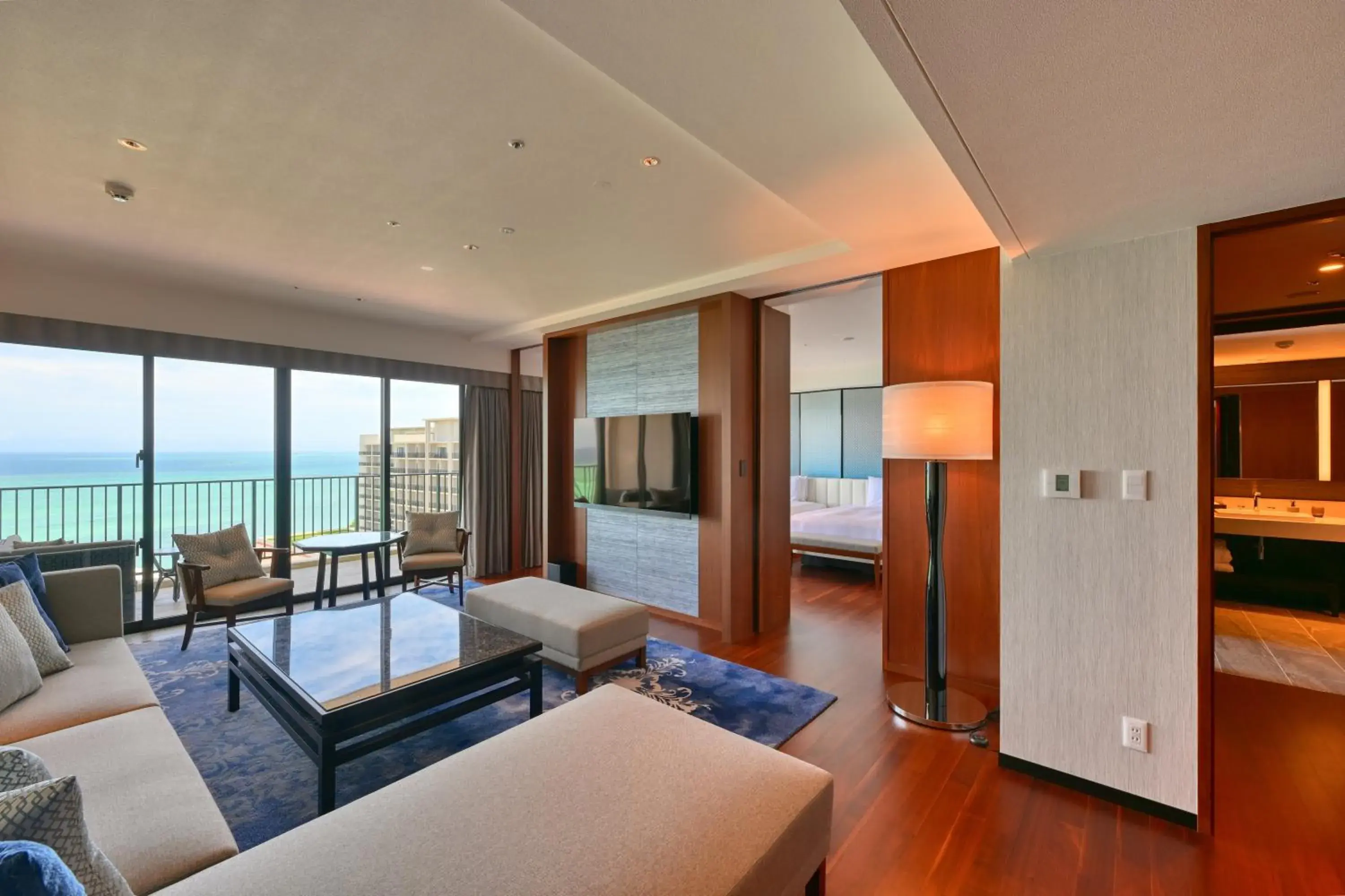 Royal Corner Suite Twin in Ryukyu Hotel & Resort Nashiro Beach Royal Corner Suite Twin in Ryukyu Hotel & Resort Nashiro Beach