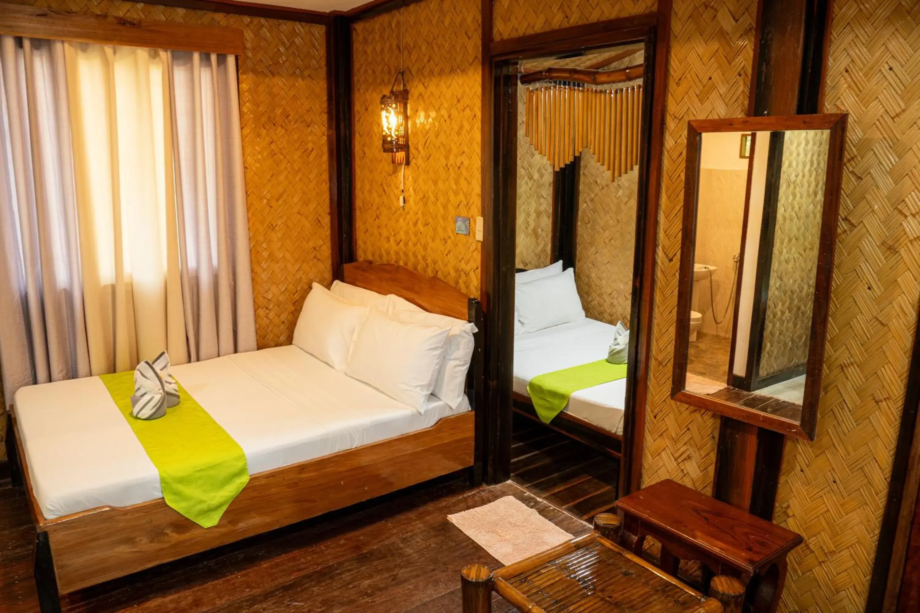 Family Room with Sea View in El Nido Viewdeck Cottages Family Room with Sea View in El Nido Viewdeck Cottages