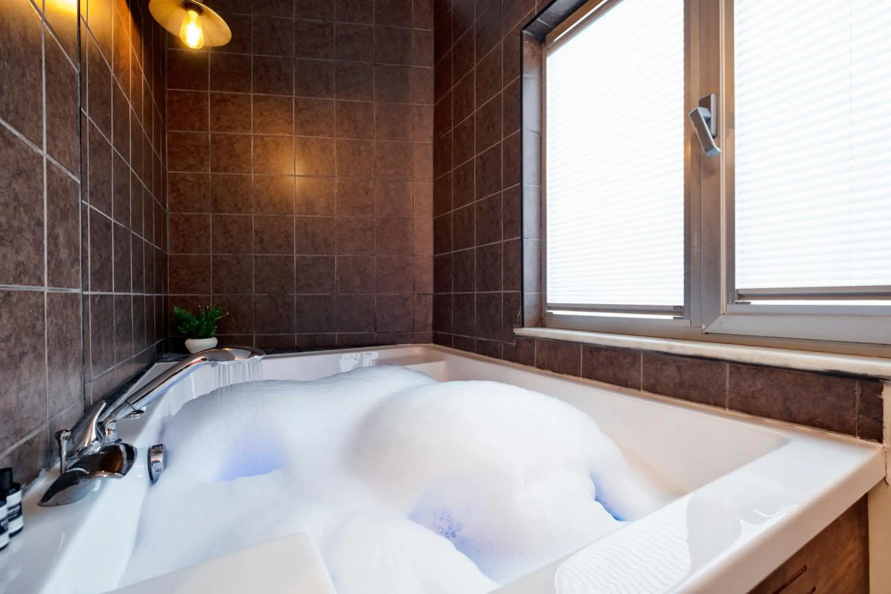 Double Room with Spa Bath in Terra Rossa Double Room with Spa Bath in Terra Rossa