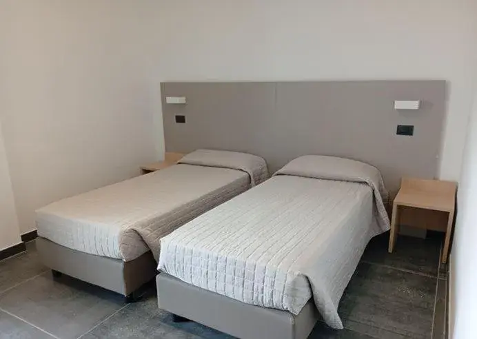 Superior Twin Room in Tiby Hotel Superior Twin Room in Tiby Hotel