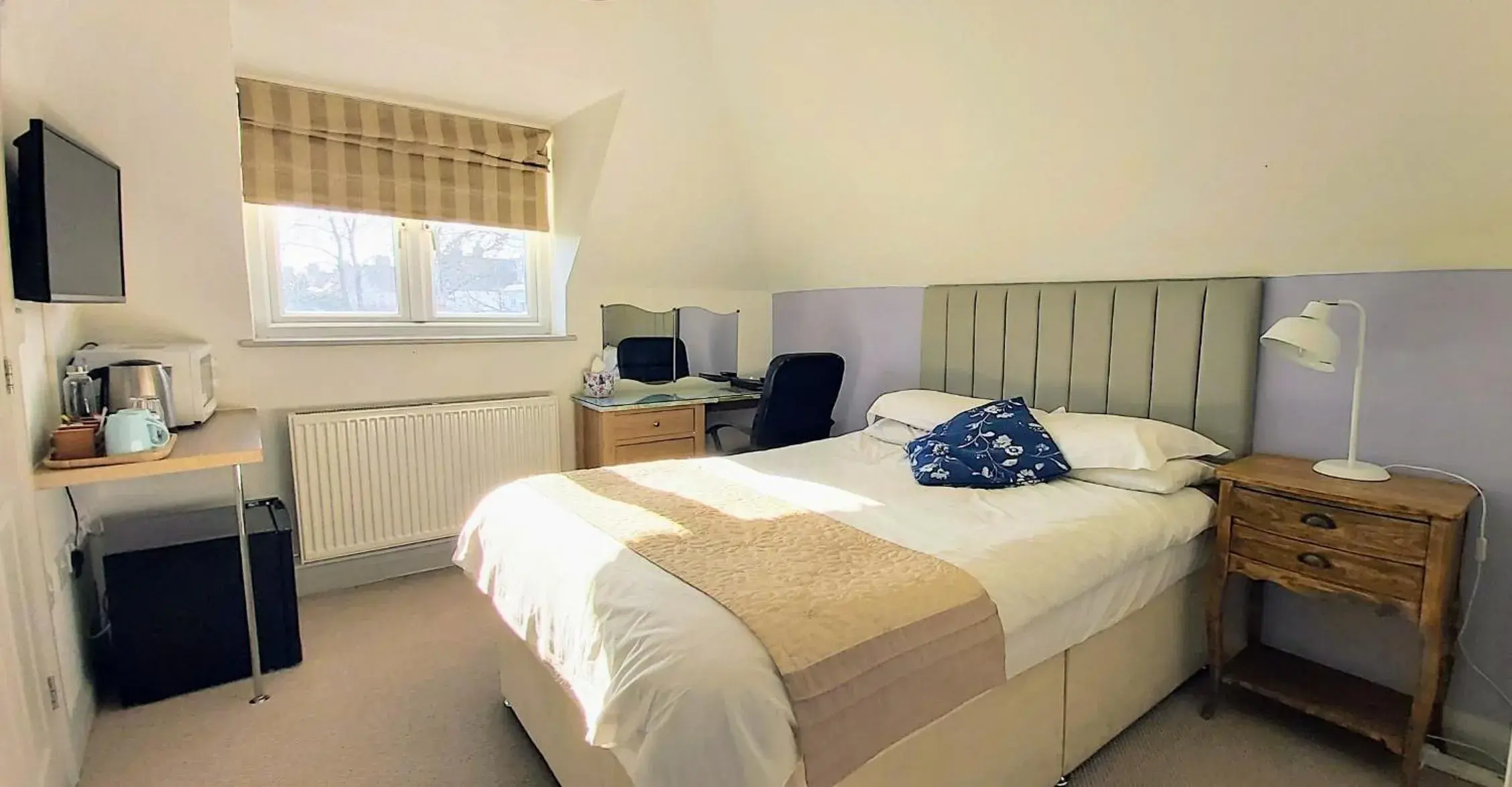 Double Room with Garden View - single occupancy in Oxford Guest House Double Room with Garden View - single occupancy in Oxford Guest House