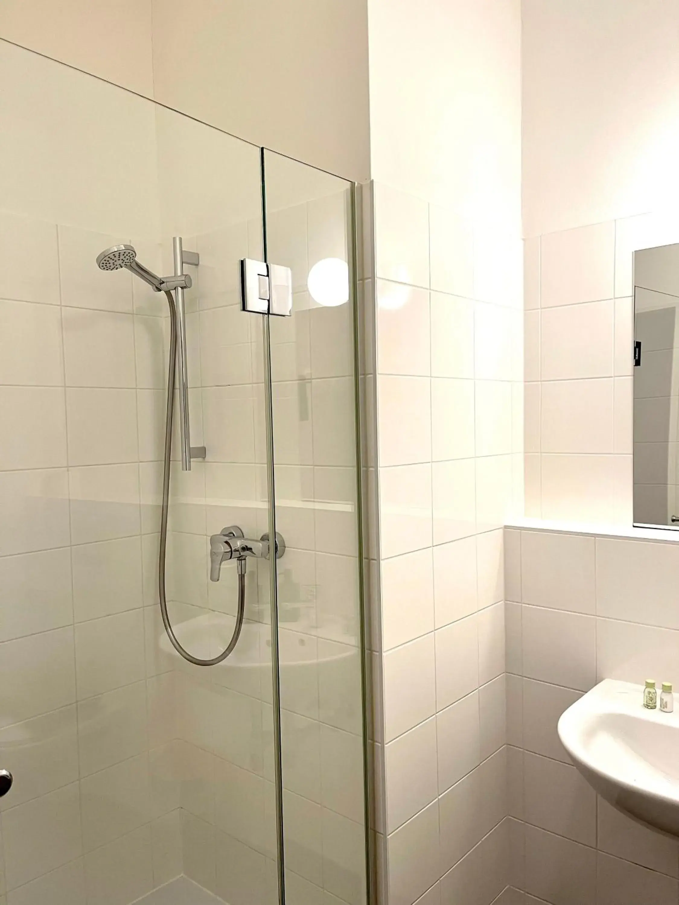 Single Room in Dan In'n Out Single Room in Dan In'n Out