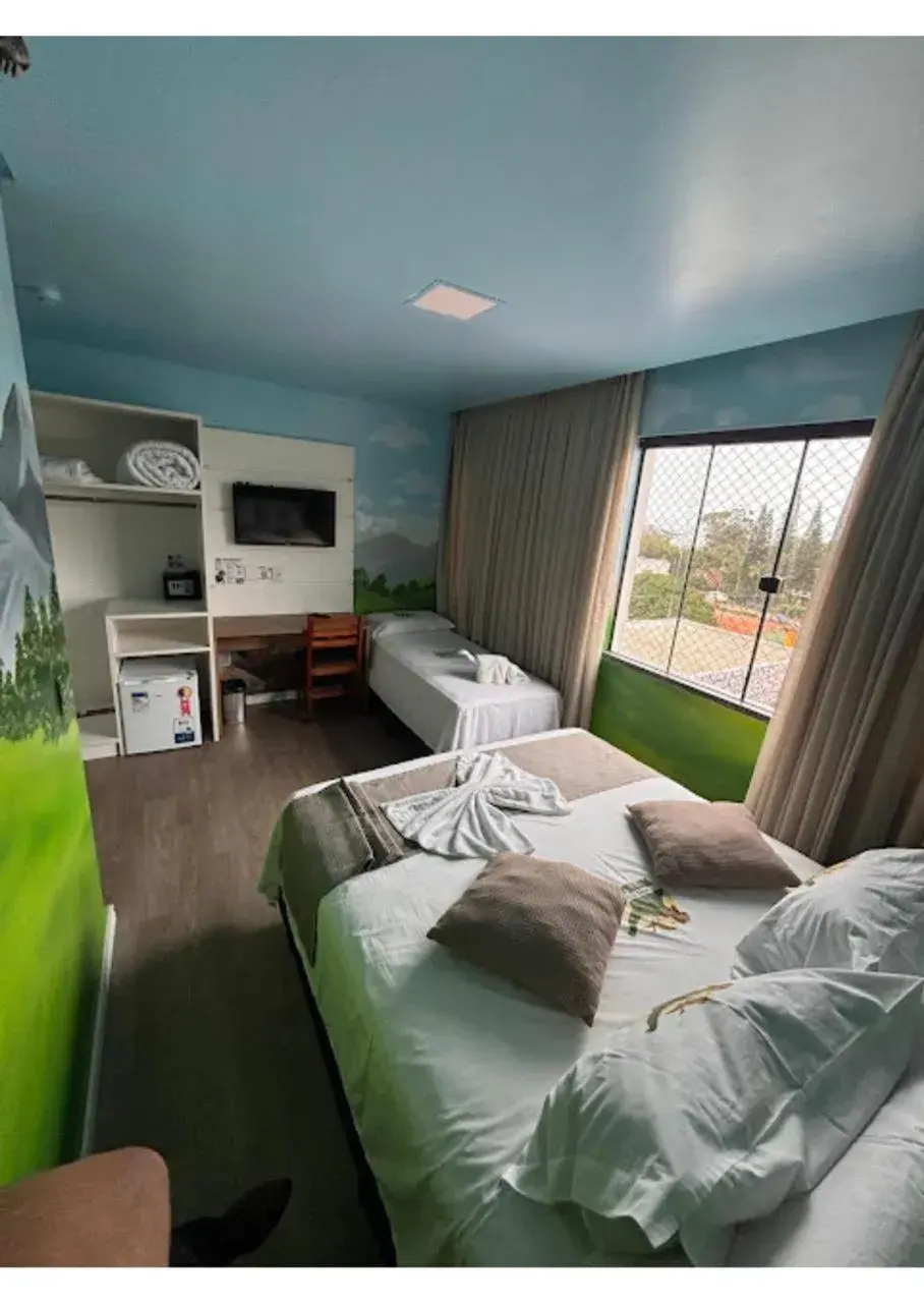 Triple Room - Disability Access in Hotel Recanto dos Dinossauros Triple Room - Disability Access in Hotel Recanto dos Dinossauros