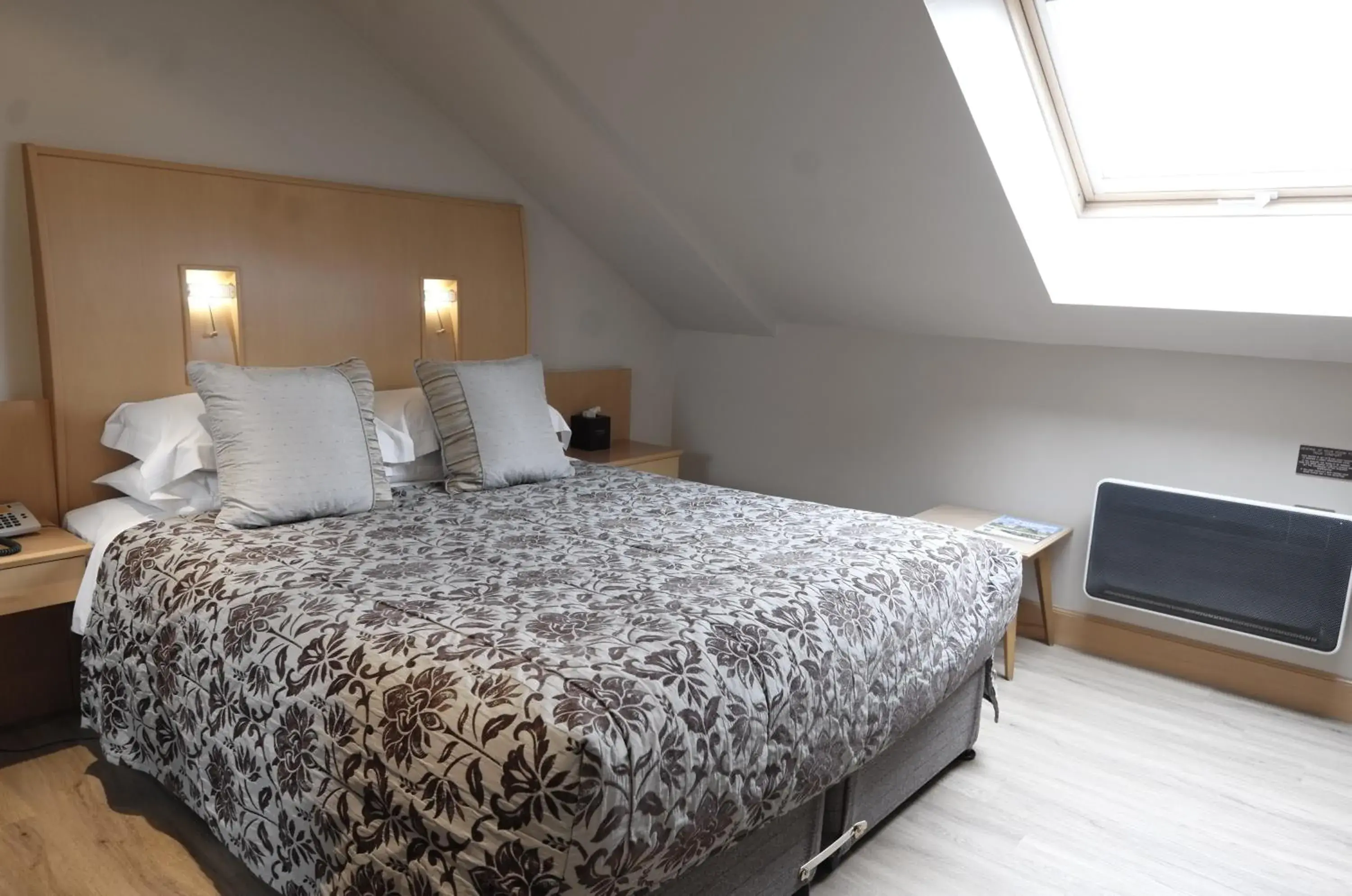 Standard Double Room in The Mansefield Hotel Standard Double Room in The Mansefield Hotel