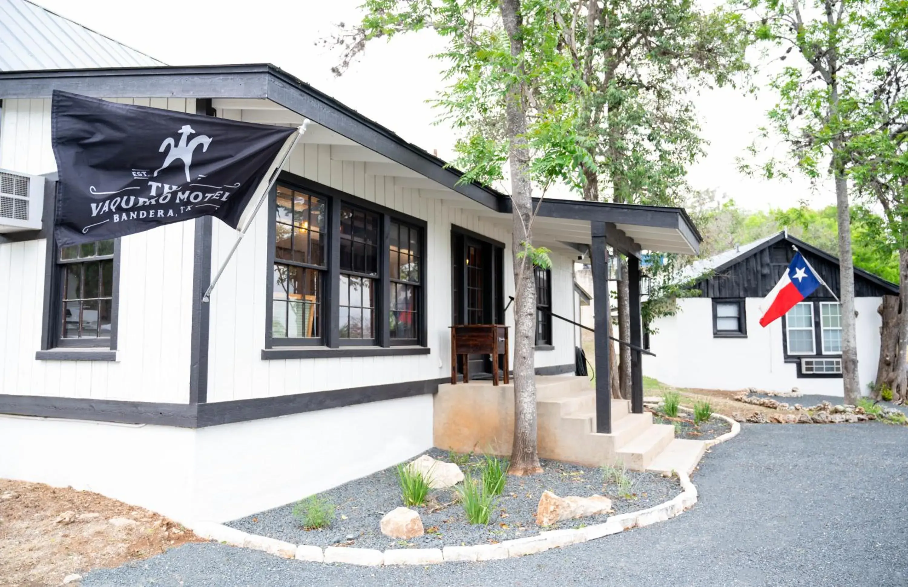 THE VAQUERO MOTEL THE VAQUERO MOTEL