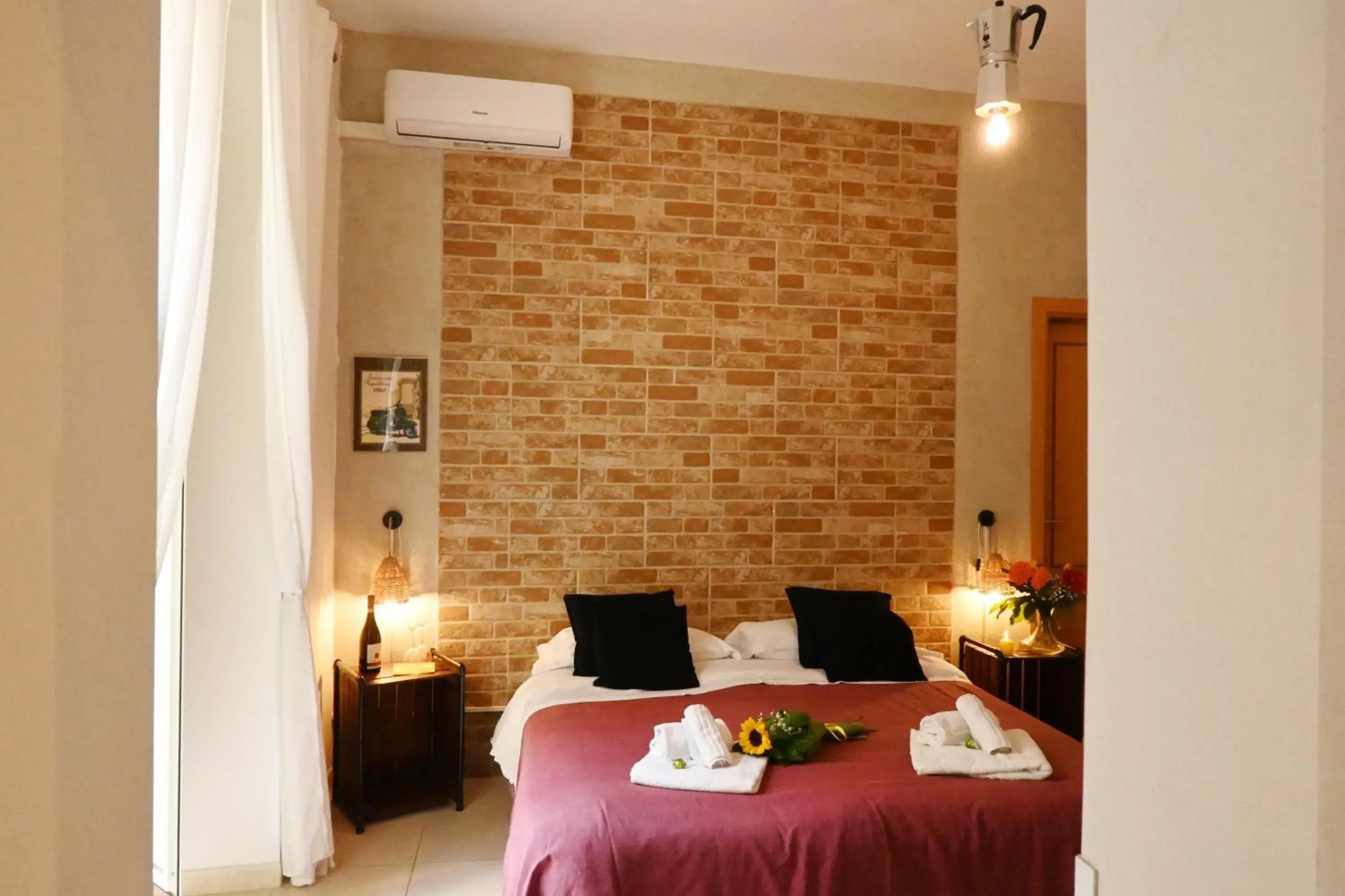 Standard Double or Twin Room in Napoli Cityscape Standard Double or Twin Room in Napoli Cityscape