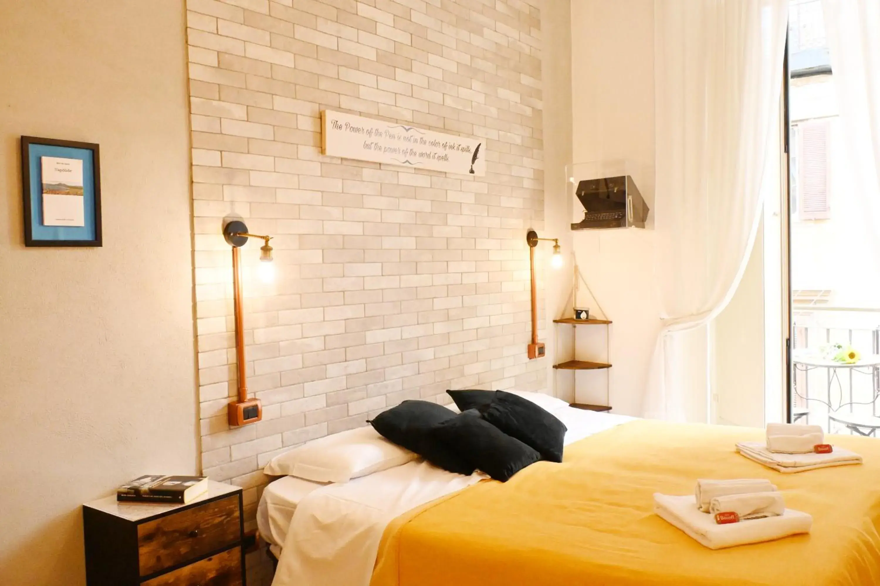 Superior Double or Twin Room with City View in Napoli Cityscape Superior Double or Twin Room with City View in Napoli Cityscape