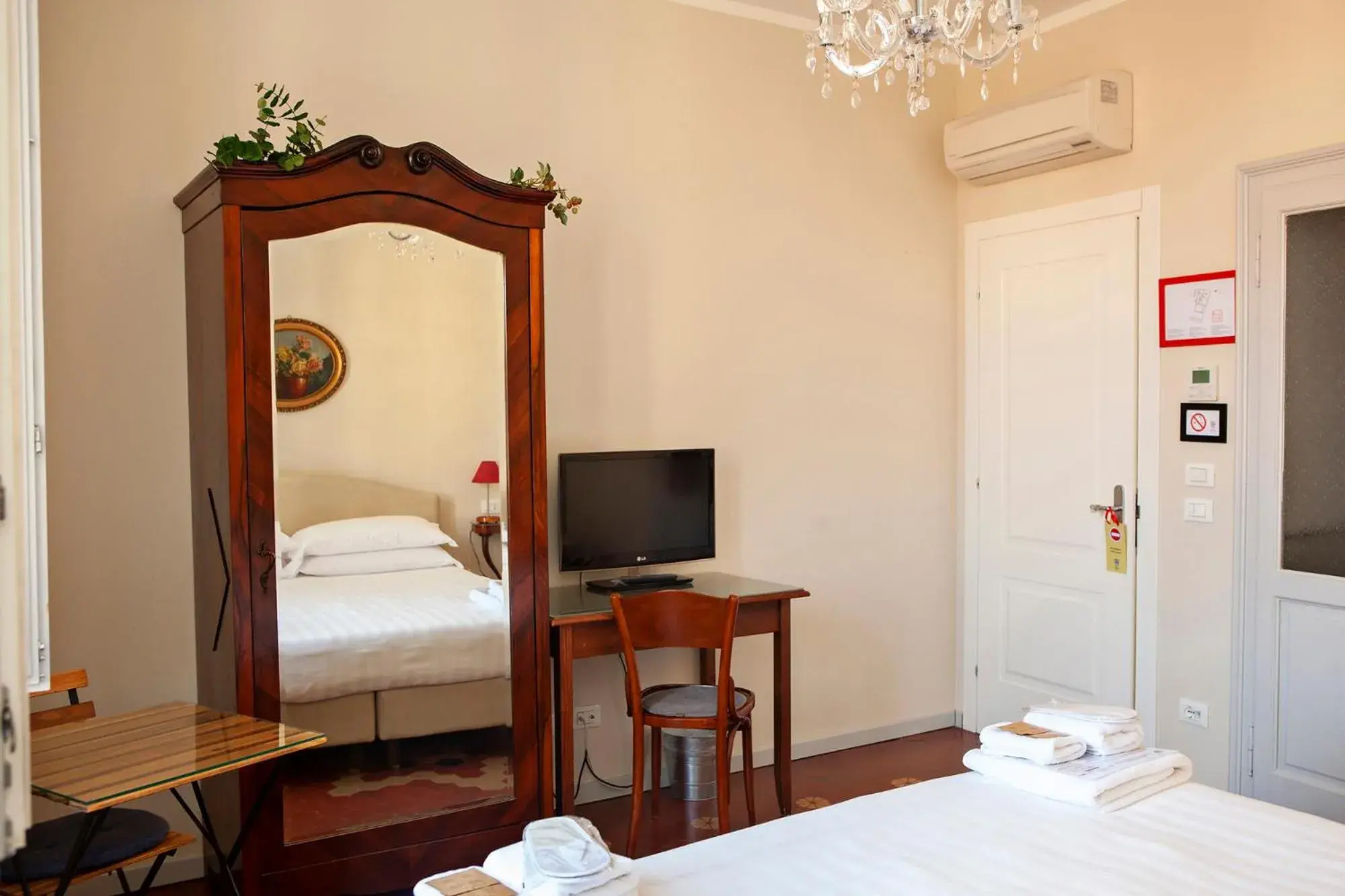 Double Room in Locanda San Bernardo Double Room in Locanda San Bernardo