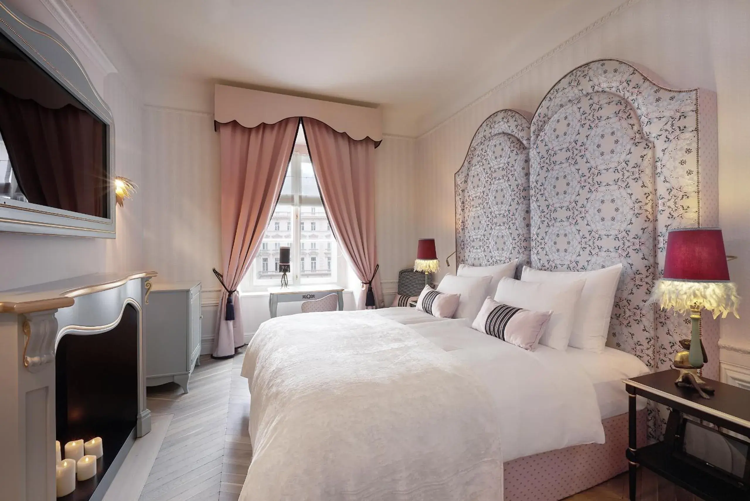 Deluxe in The Leo Grand Deluxe in The Leo Grand