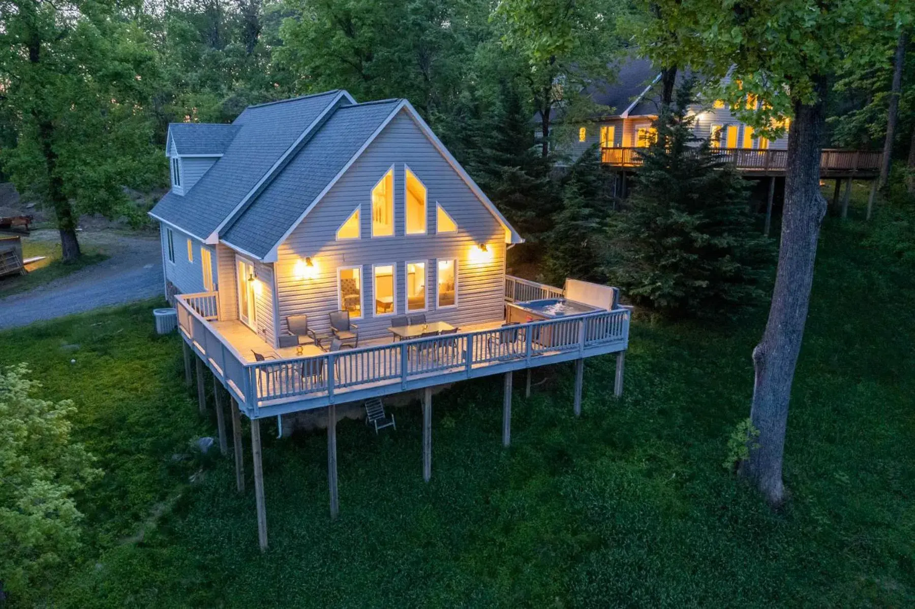 Three-Bedroom House in Love Ridge Mountain Lodging Three-Bedroom House in Love Ridge Mountain Lodging