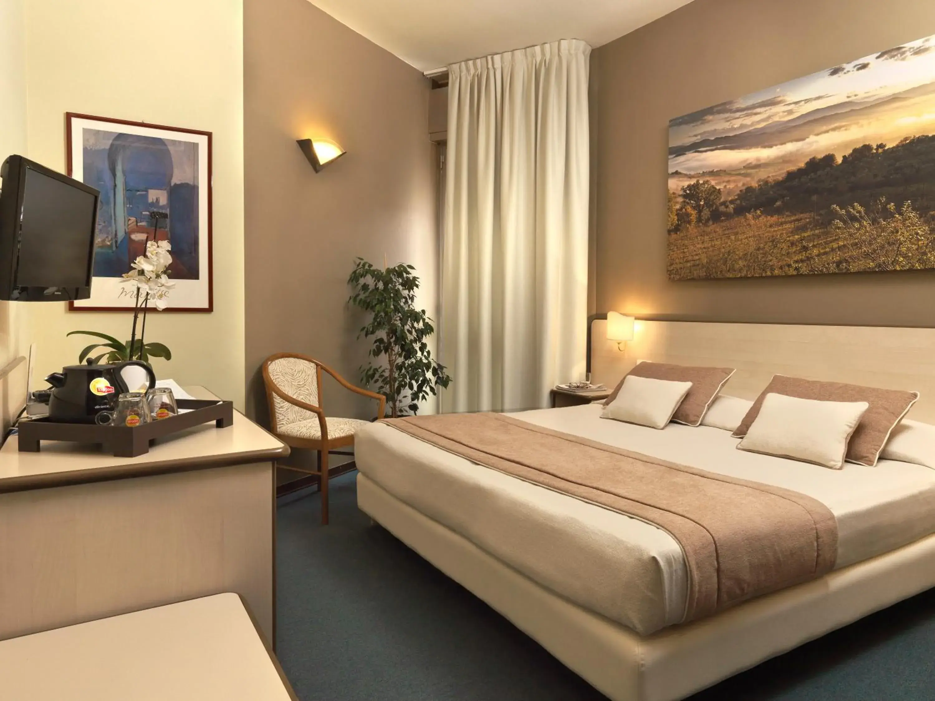 Superior Double or Twin Room in Hotel Ristorante Alcide Superior Double or Twin Room in Hotel Ristorante Alcide