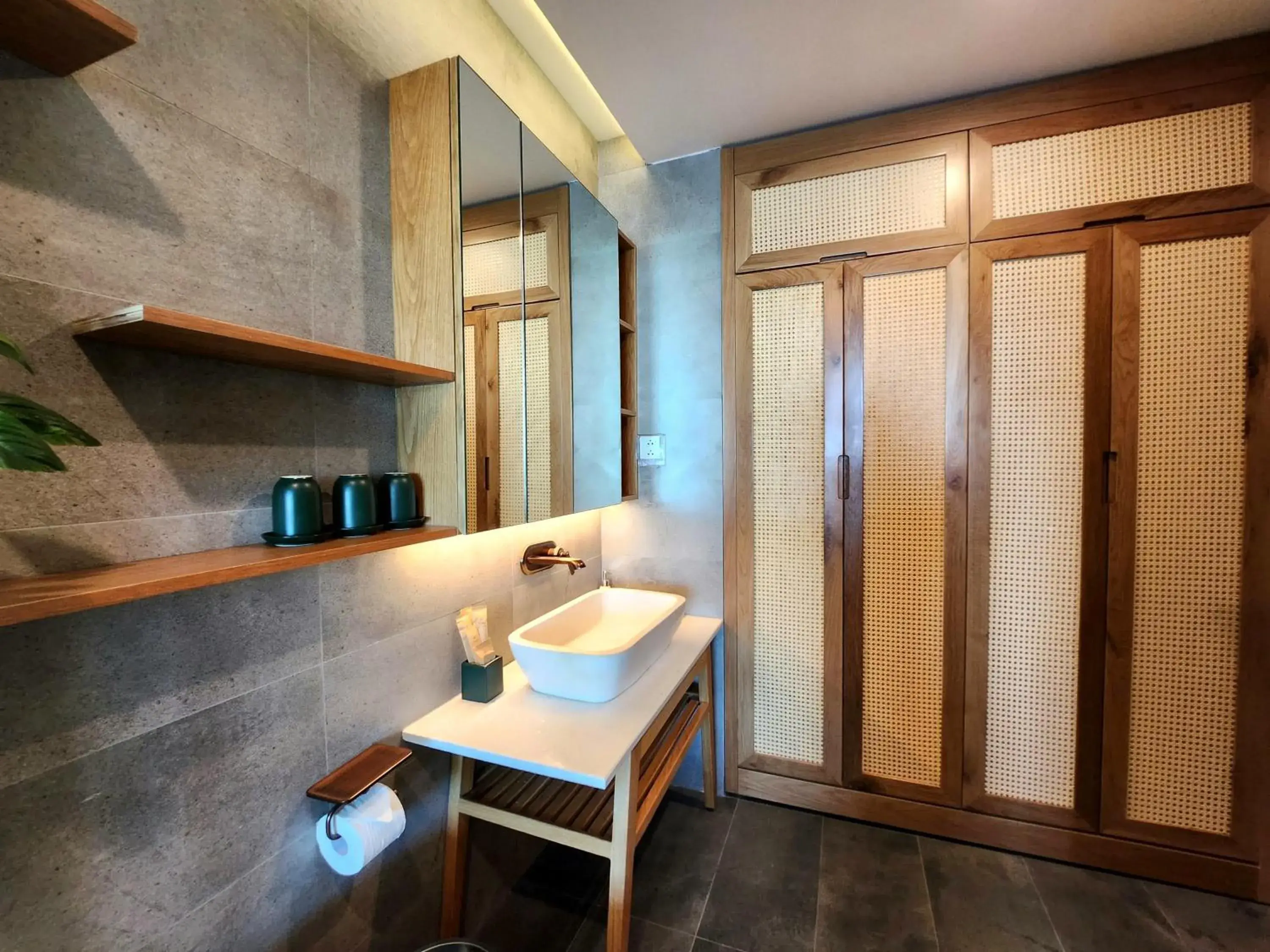 Apartment 3 Bedrooms Ocean View in Leaf Beachfront Hotel Da Nang Apartment 3 Bedrooms Ocean View in Leaf Beachfront Hotel Da Nang