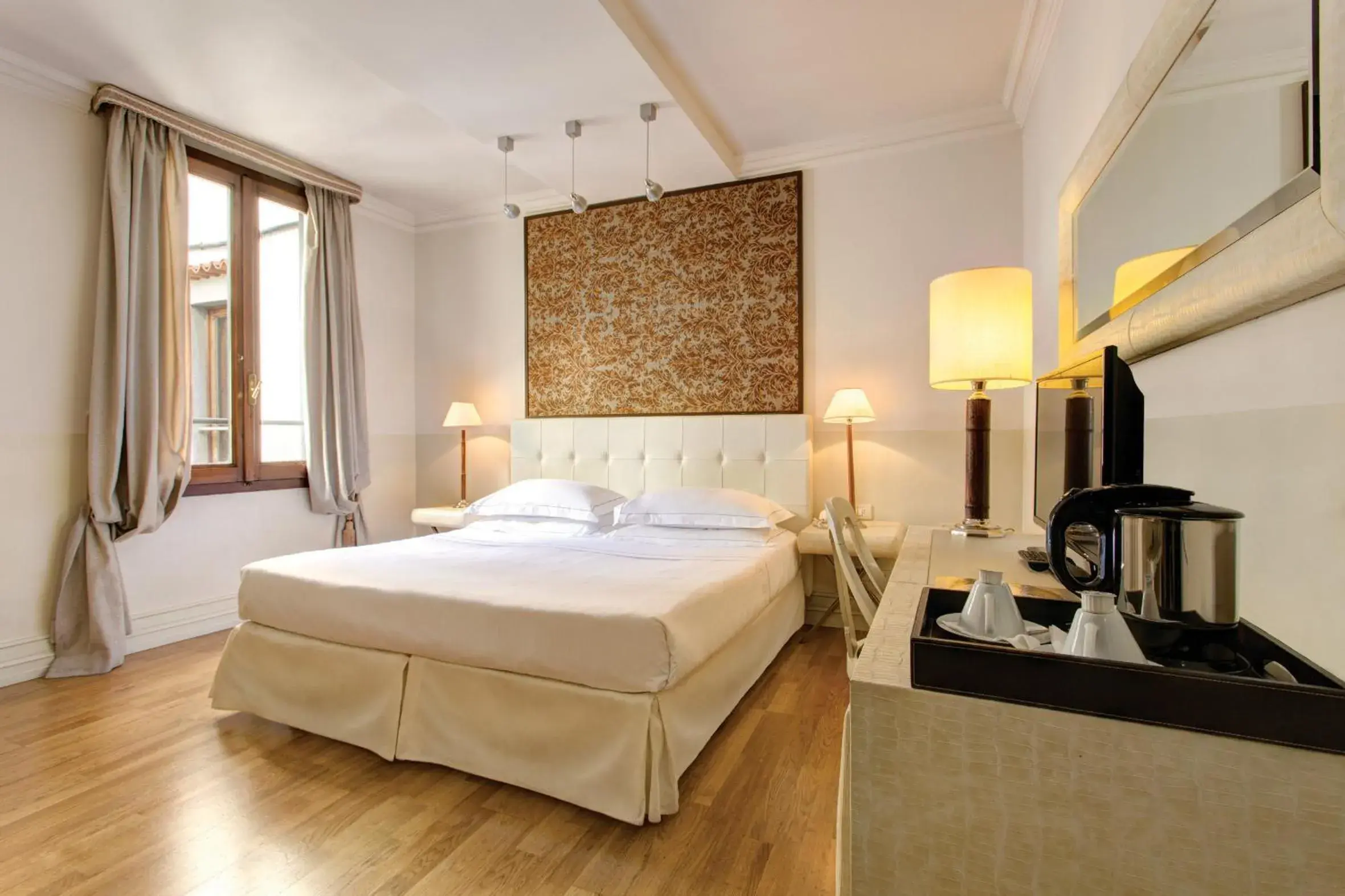 Deluxe Double or Twin Room in Grand Hotel Cavour Deluxe Double or Twin Room in Grand Hotel Cavour