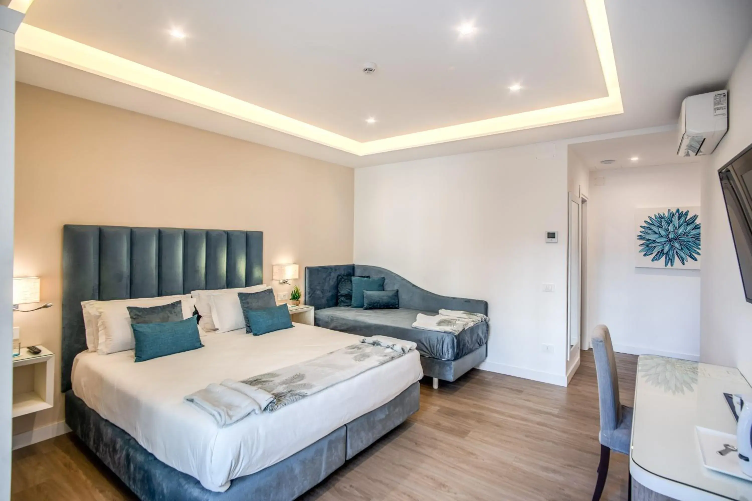 Junior Suite with Garden View in Hotel Sorrento City Junior Suite with Garden View in Hotel Sorrento City