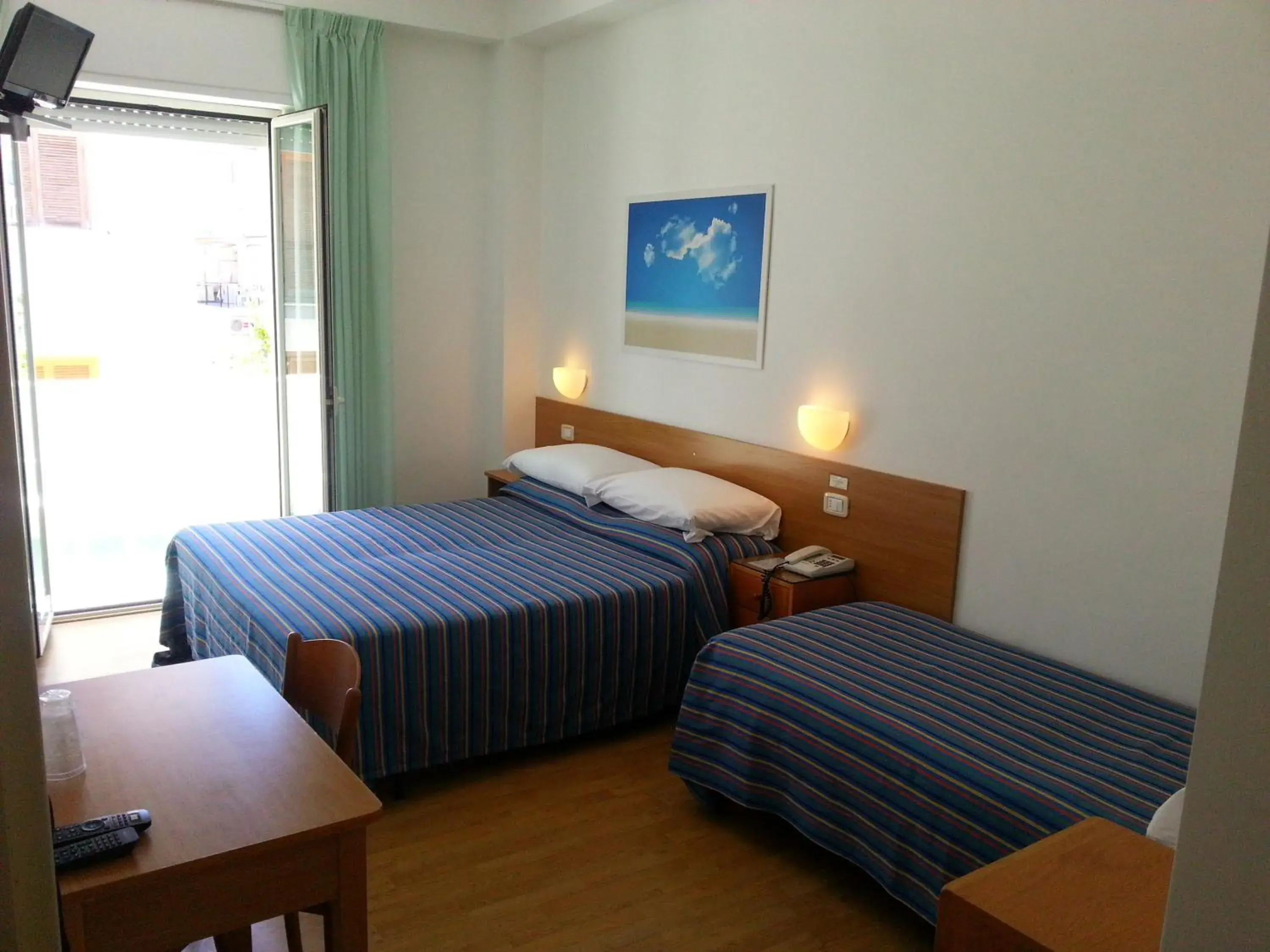 Triple Room - single occupancy in Hotel Mayor Triple Room - single occupancy in Hotel Mayor