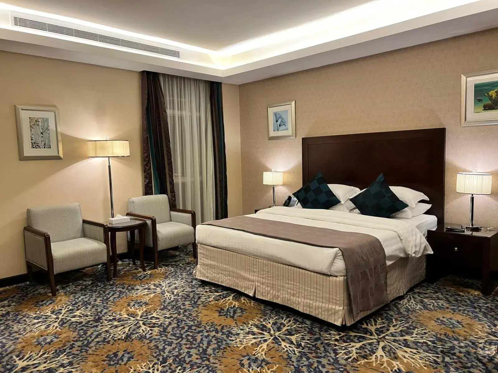 Superior King Room in Merkure Jeddah Al Hamraa Hotel Superior King Room in Merkure Jeddah Al Hamraa Hotel