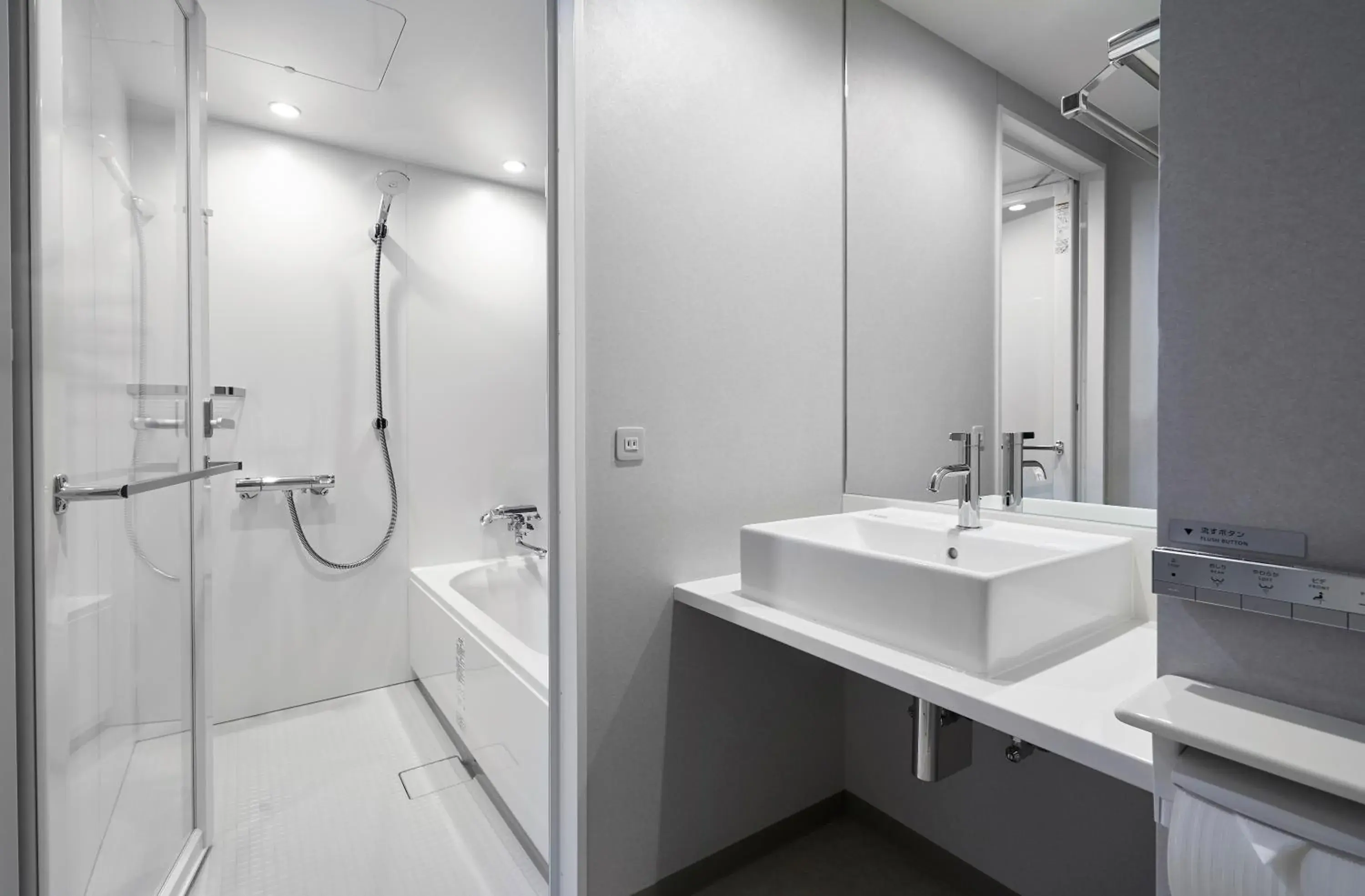 Deluxe Twin Room - Smoking in Daiwa Roynet Hotel Sapporo Nakajima Koen Deluxe Twin Room - Smoking in Daiwa Roynet Hotel Sapporo Nakajima Koen