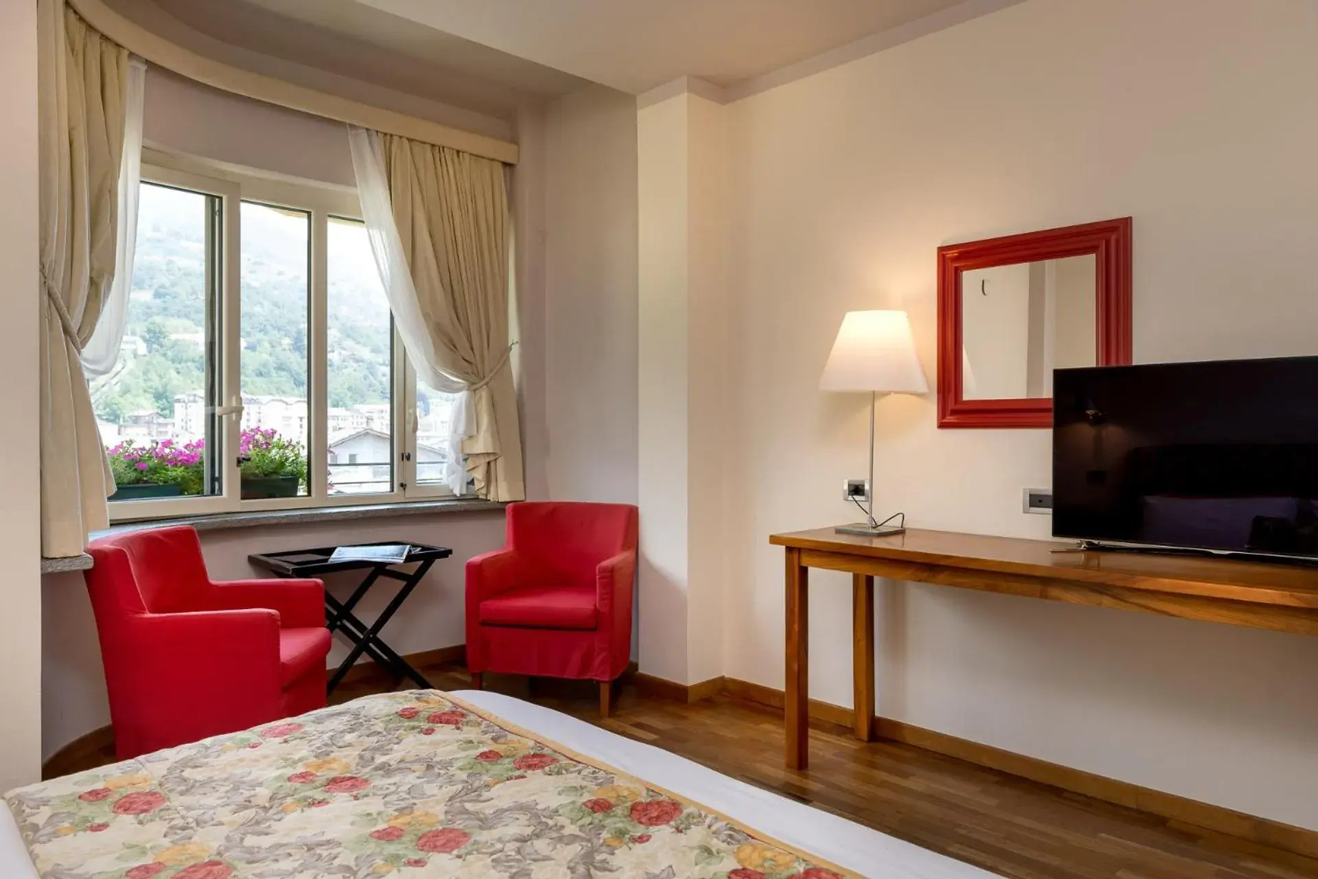 Superior Double or Twin Room with Mountain View in Bijou Hotel Superior Double or Twin Room with Mountain View in Bijou Hotel