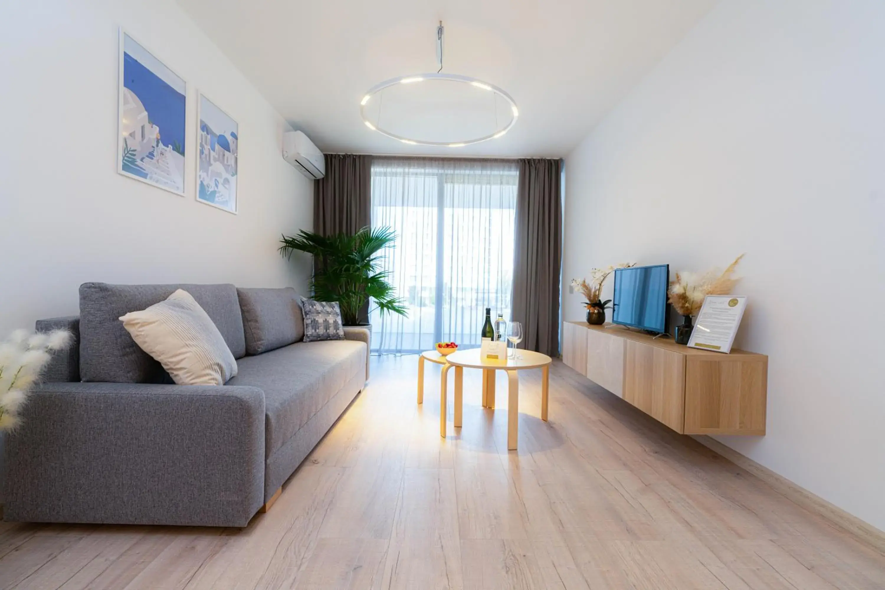 Deluxe Apartment in Amaris Aparthotel, Situat pe Faleza din Eforie Nord, La 2 Pași de Plajă, Apartamente Complet Utilate Deluxe Apartment in Amaris Aparthotel, Situat pe Faleza din Eforie Nord, La 2 Pași de Plajă, Apartamente Complet Utilate