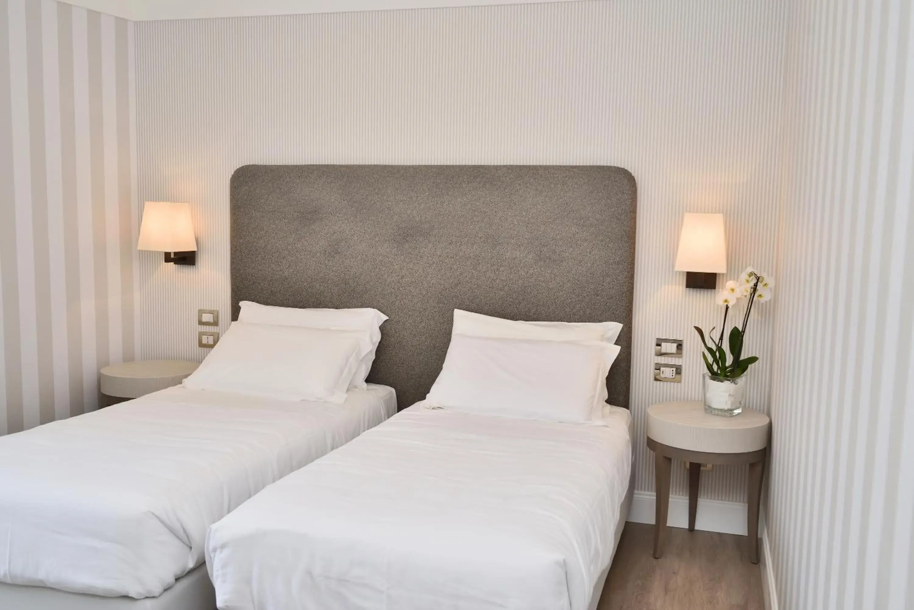 Deluxe Double or Twin Room in Hotel Firenze e Continentale Deluxe Double or Twin Room in Hotel Firenze e Continentale