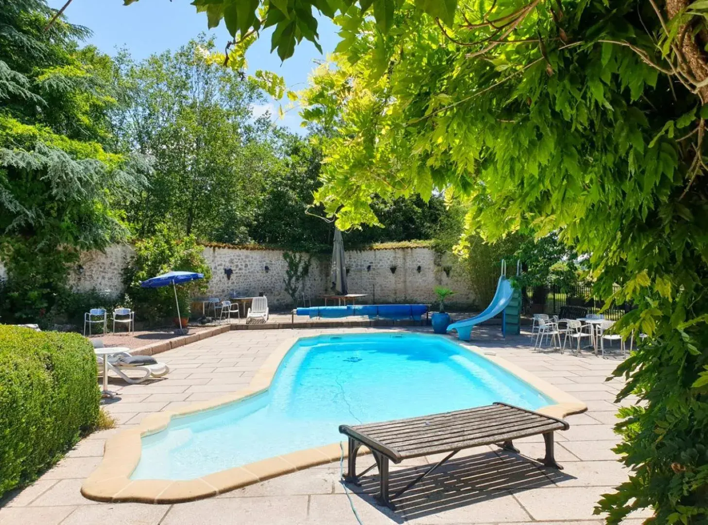 Deluxe Double Room in Les Grozilles Deluxe Double Room in Les Grozilles