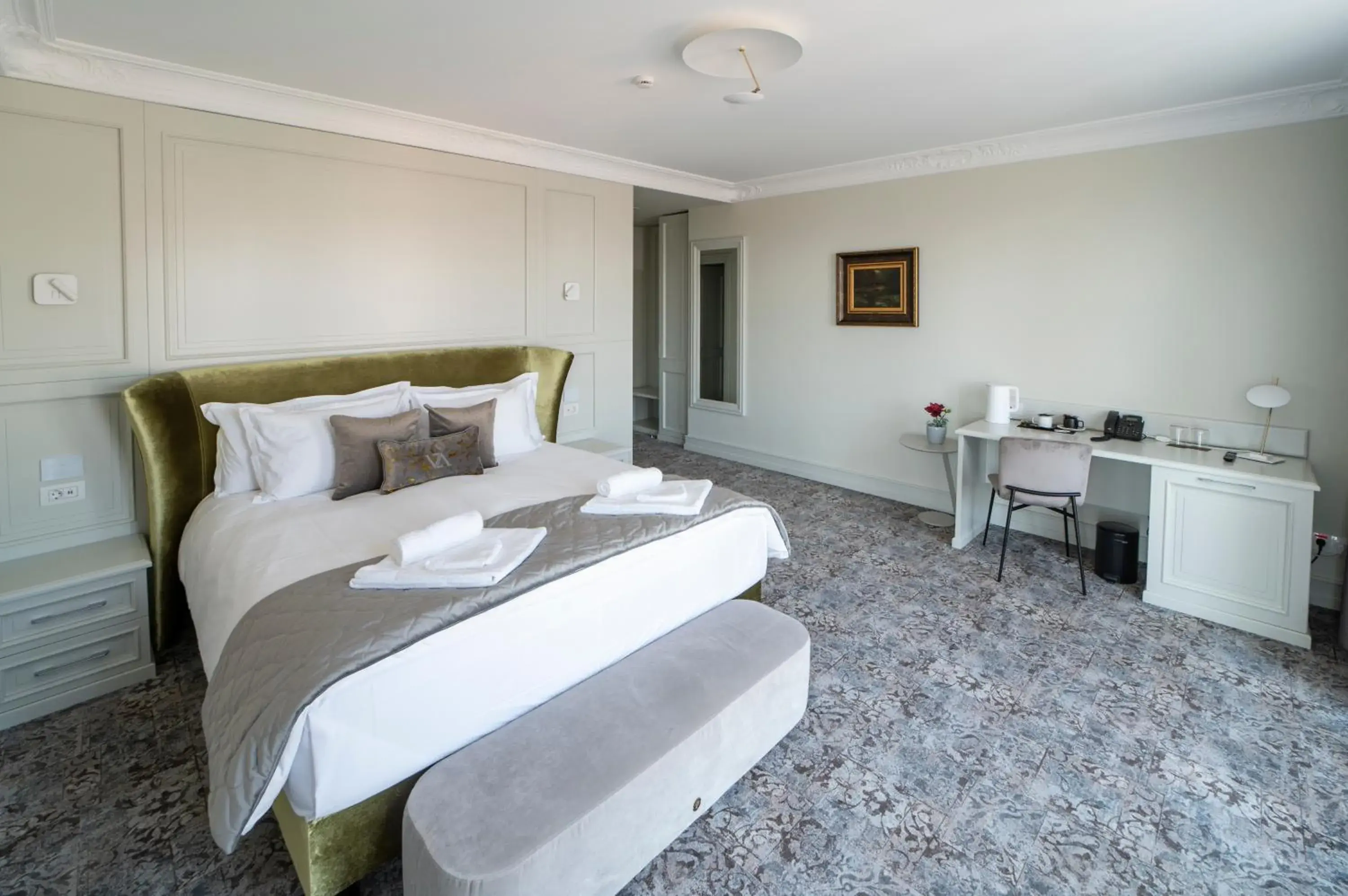 Deluxe Double Room - single occupancy in VIZUALIZA Residence Hotel Deluxe Double Room - single occupancy in VIZUALIZA Residence Hotel