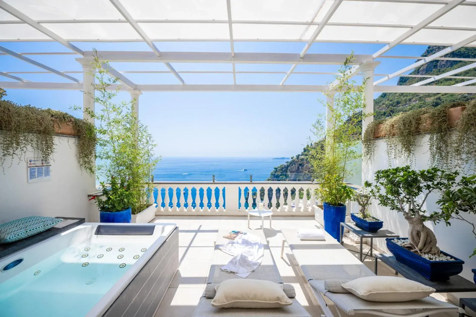 Junior Suite with Terrace and Sea View in Hotel Villa Gabrisa Junior Suite with Terrace and Sea View in Hotel Villa Gabrisa