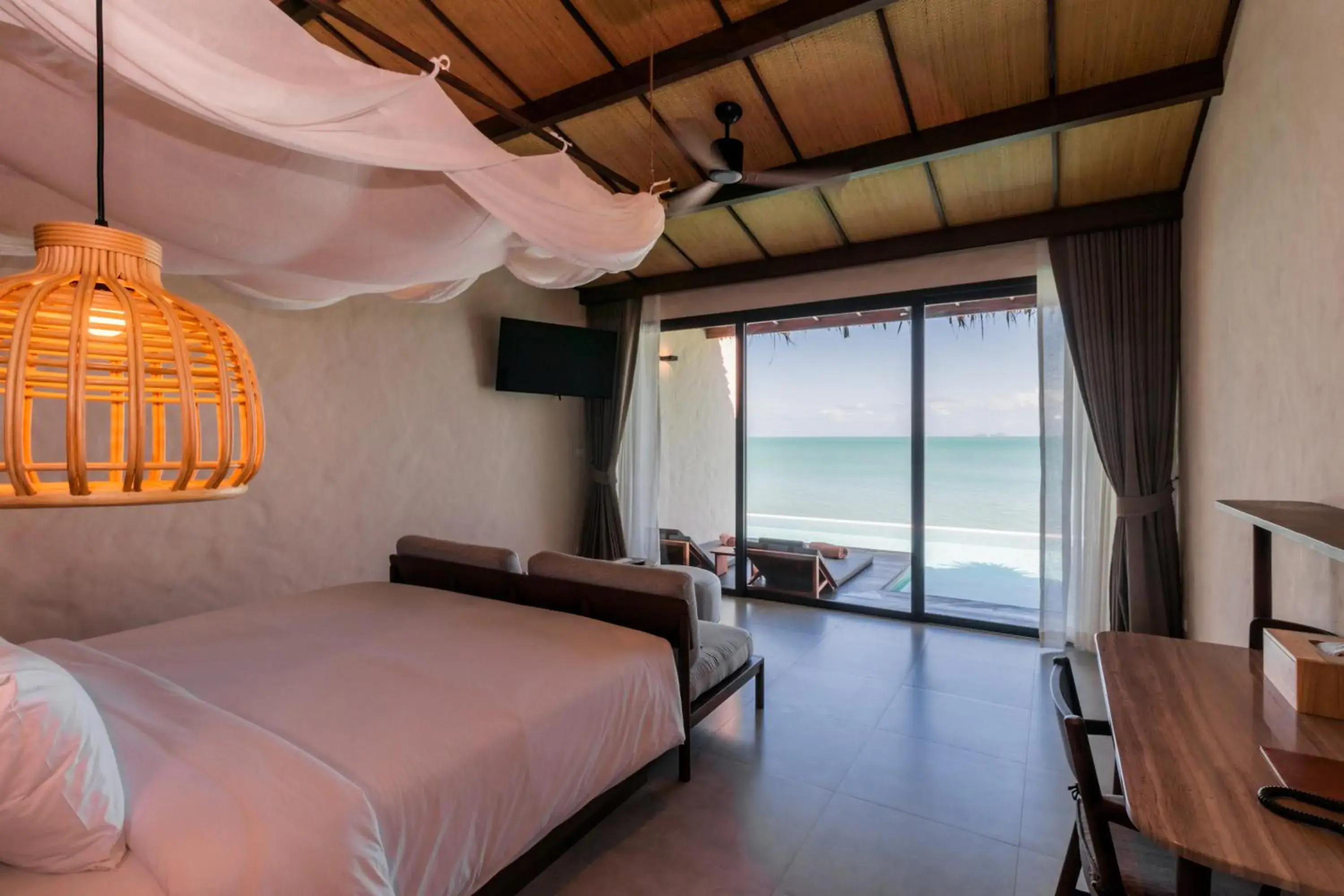 Beach Front Pool Access in The Flow Samui Beach Resort Beach Front Pool Access in The Flow Samui Beach Resort